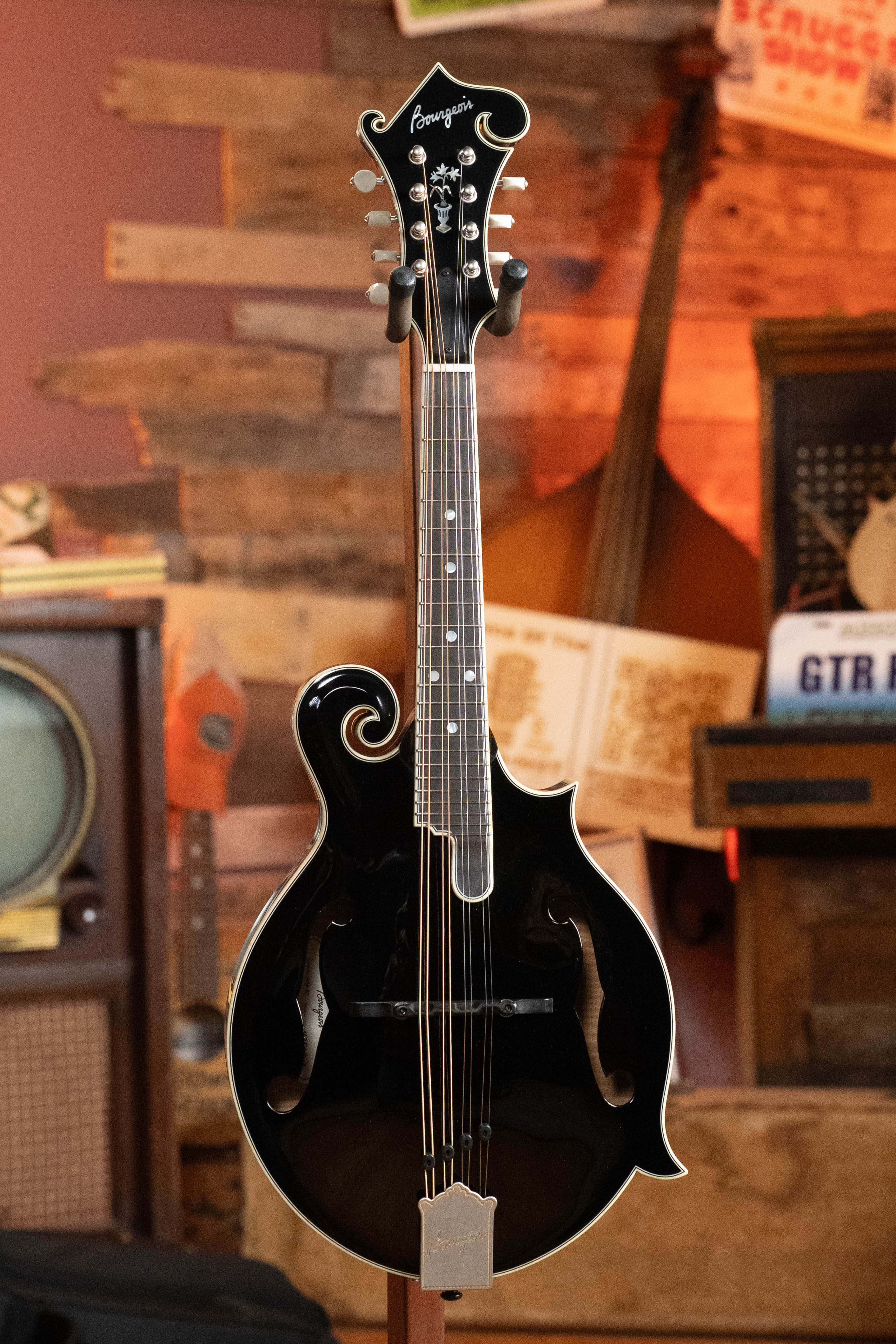 Bourgeois M5-F-BT Aged-Tone Adirondack/Maple Black Top F-Style Mandolin #8103