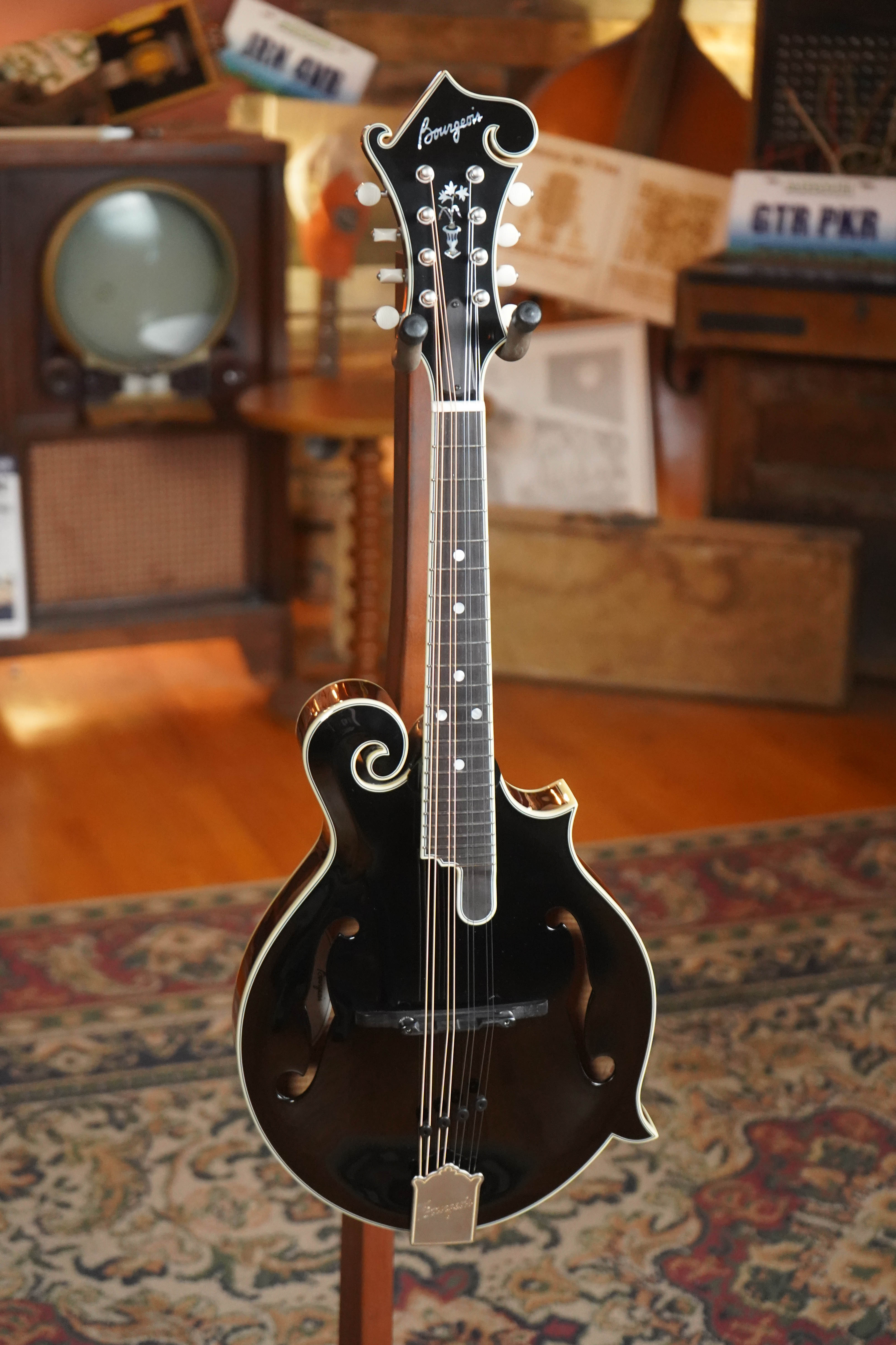 Bourgeois M5-F-BT Aged-Tone Finish Black Top F-Style Mandolin #6112
