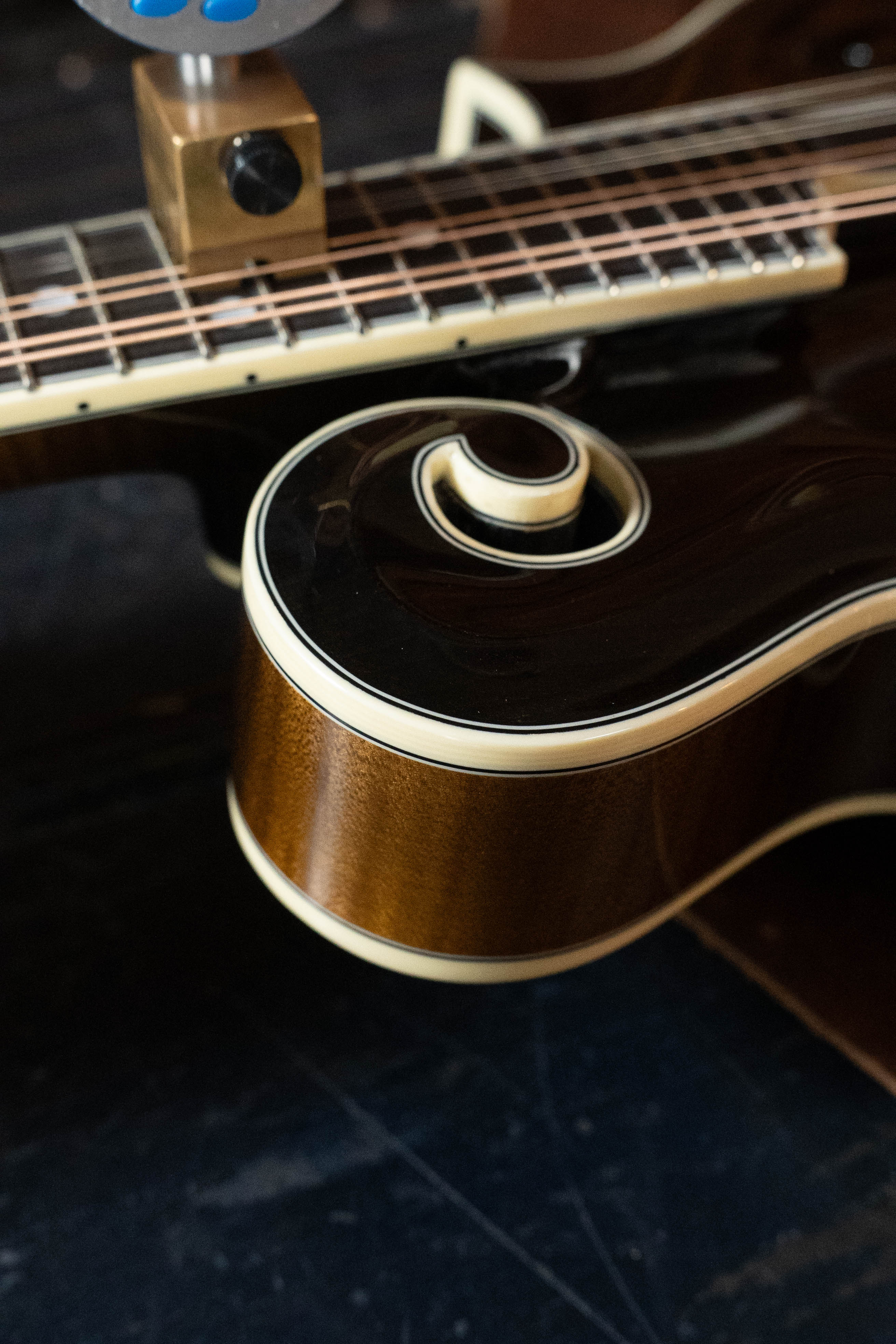 Bourgeois M5-F-SB Aged-Tone Adirondack/Maple Sunburst F-Style Mandolin #9110