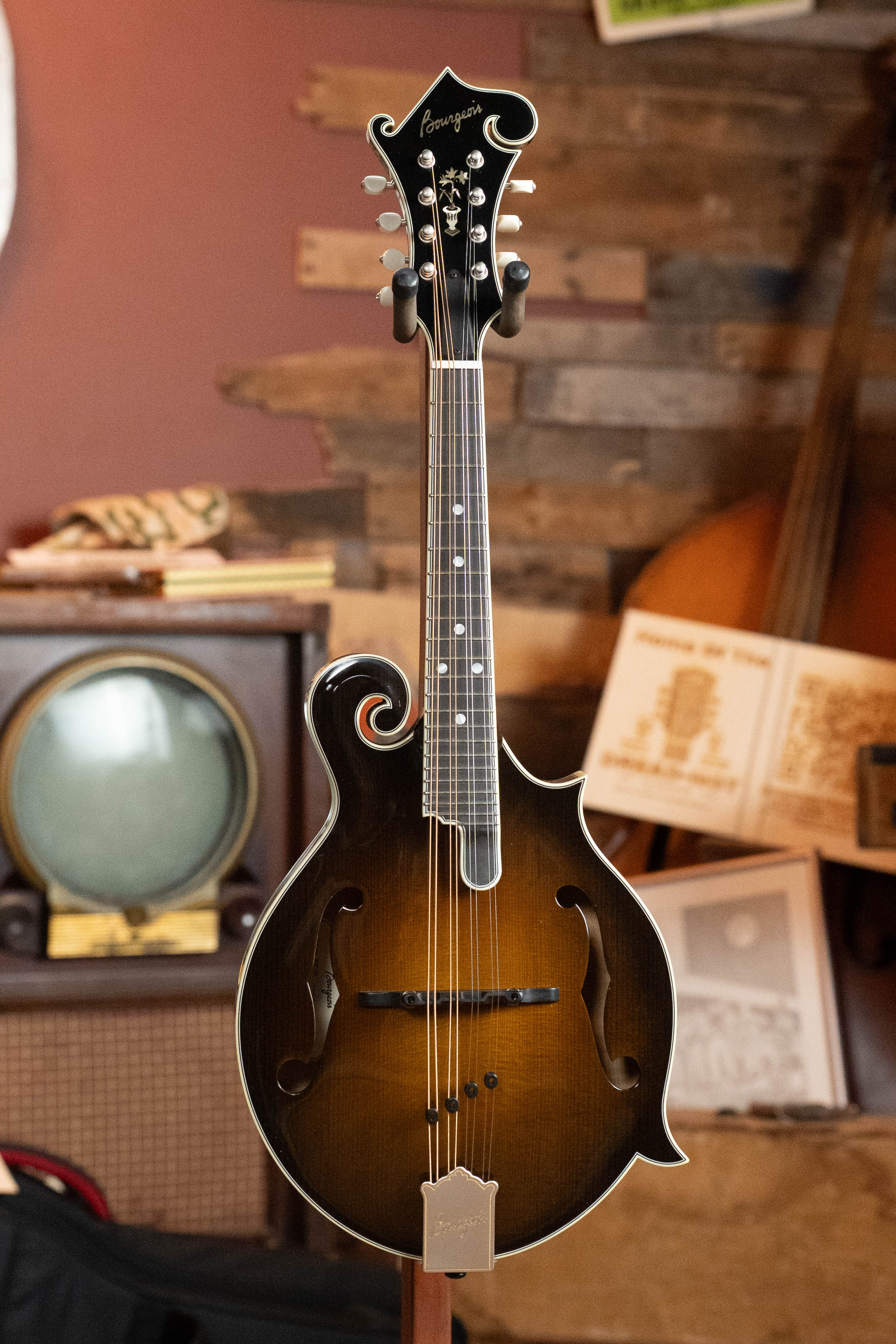 Bourgeois M5-F-SB Aged-Tone Adirondack/Maple Sunburst F-Style Mandolin #9110