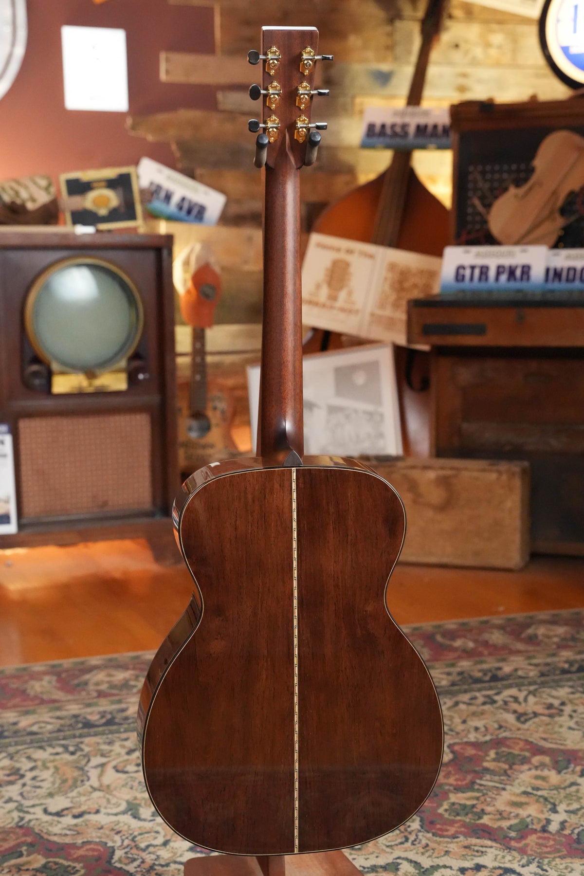 *Dread-Not Certified Used* Bourgeois Touchstone Signature OMSIG-SB/TS Orchestra Model Sunburst Acoustic Guitar #1299