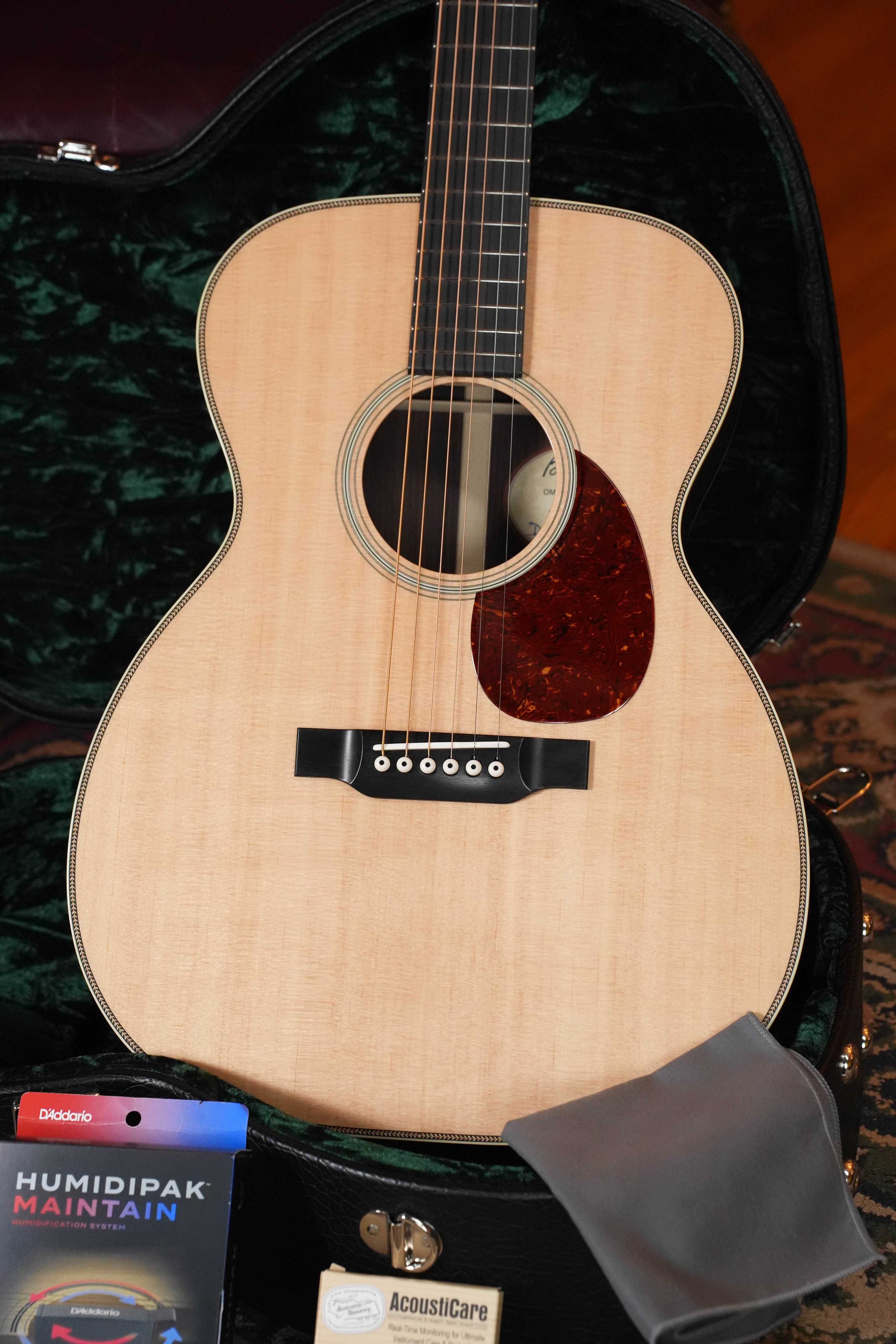 Bourgeois Professional Series Sitka/Rosewood Satin OM Vintage Acoustic Guitar #1307