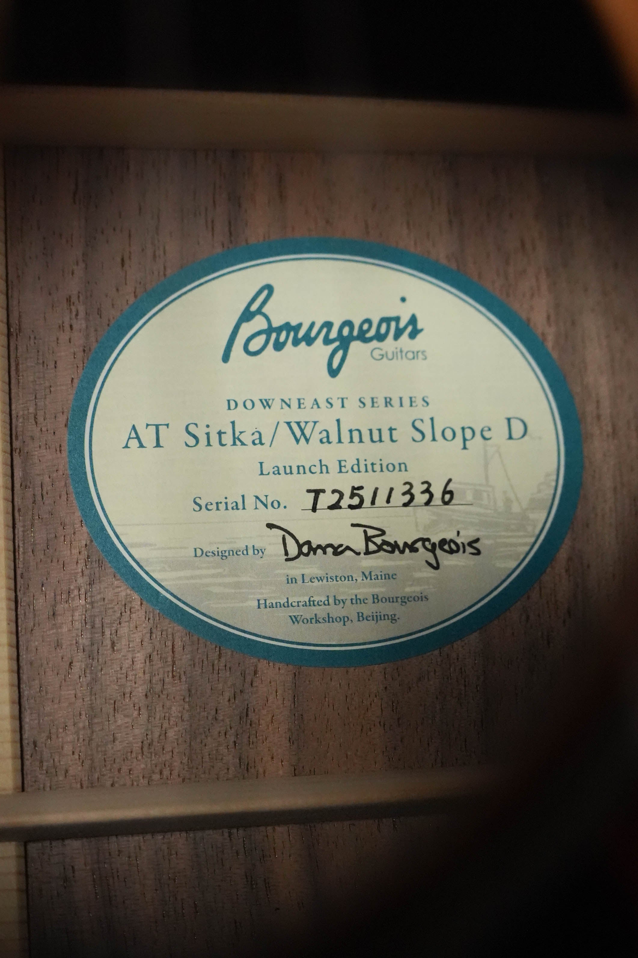 Bourgeois SDS/DE Sitka/Walnut Down East Series Slope Should Dreadnought Acoustic Guitar #1336
