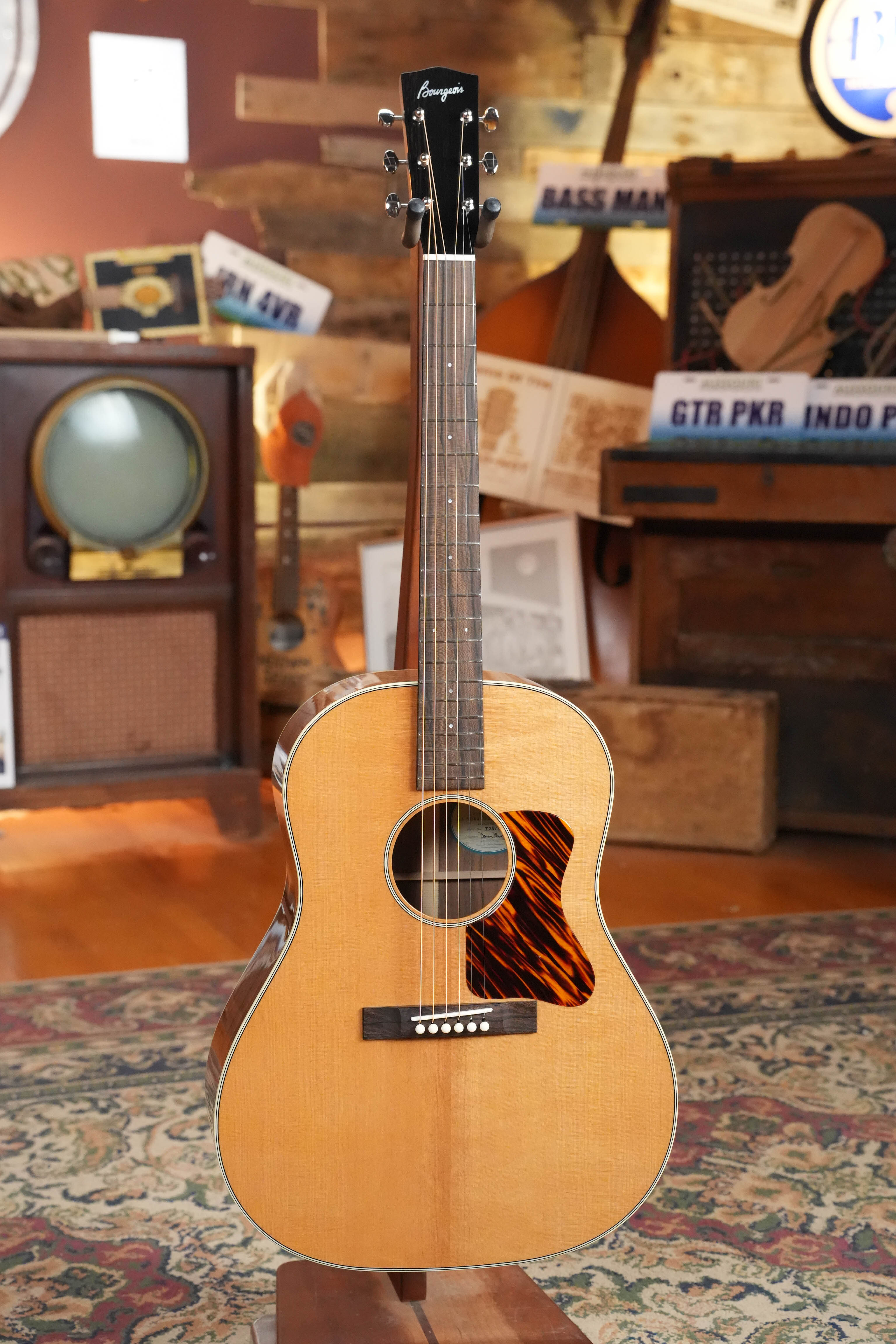 Bourgeois SDS/DE Sitka/Walnut Down East Series Slope Should Dreadnought Acoustic Guitar #1336