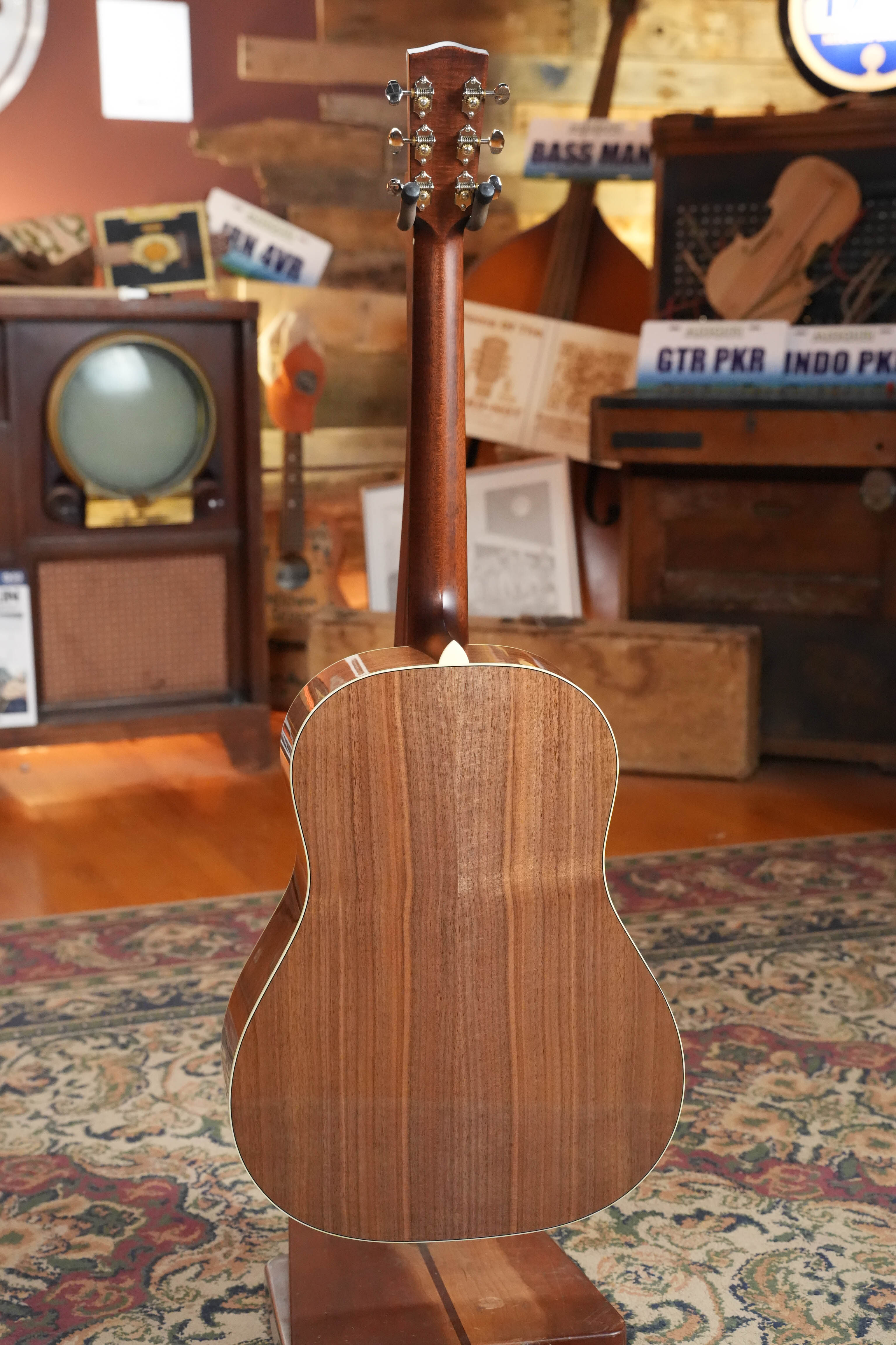 Bourgeois SDS/DE Sitka/Walnut Down East Series Slope Should Dreadnought Acoustic Guitar #1336