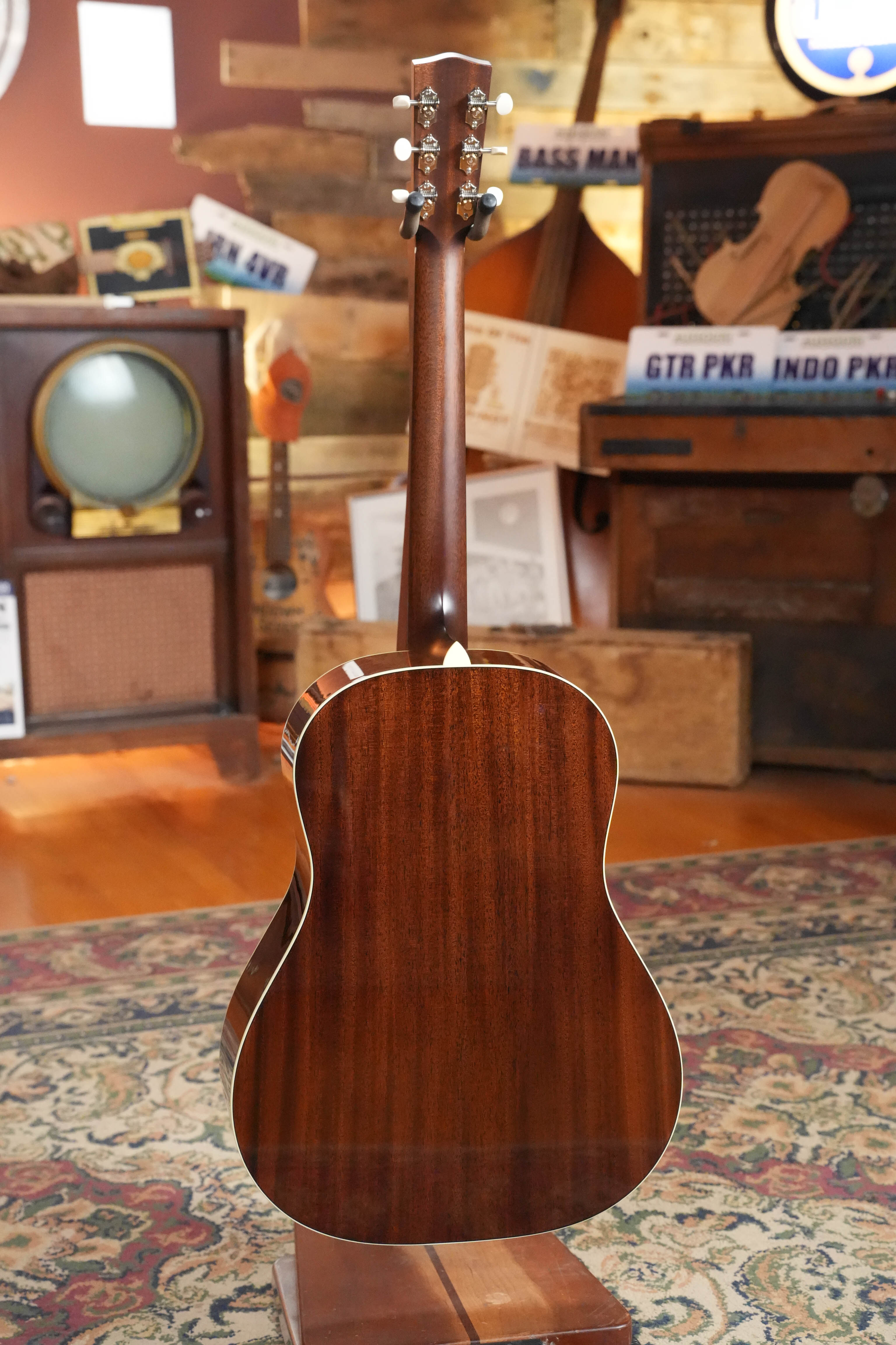 Bourgeois The Standard SDS/TS Touchstone Series Torrefied Sitka/Mahogany Slope Shoulder Sunburst Dreadnought Acoustic Guitar #2244