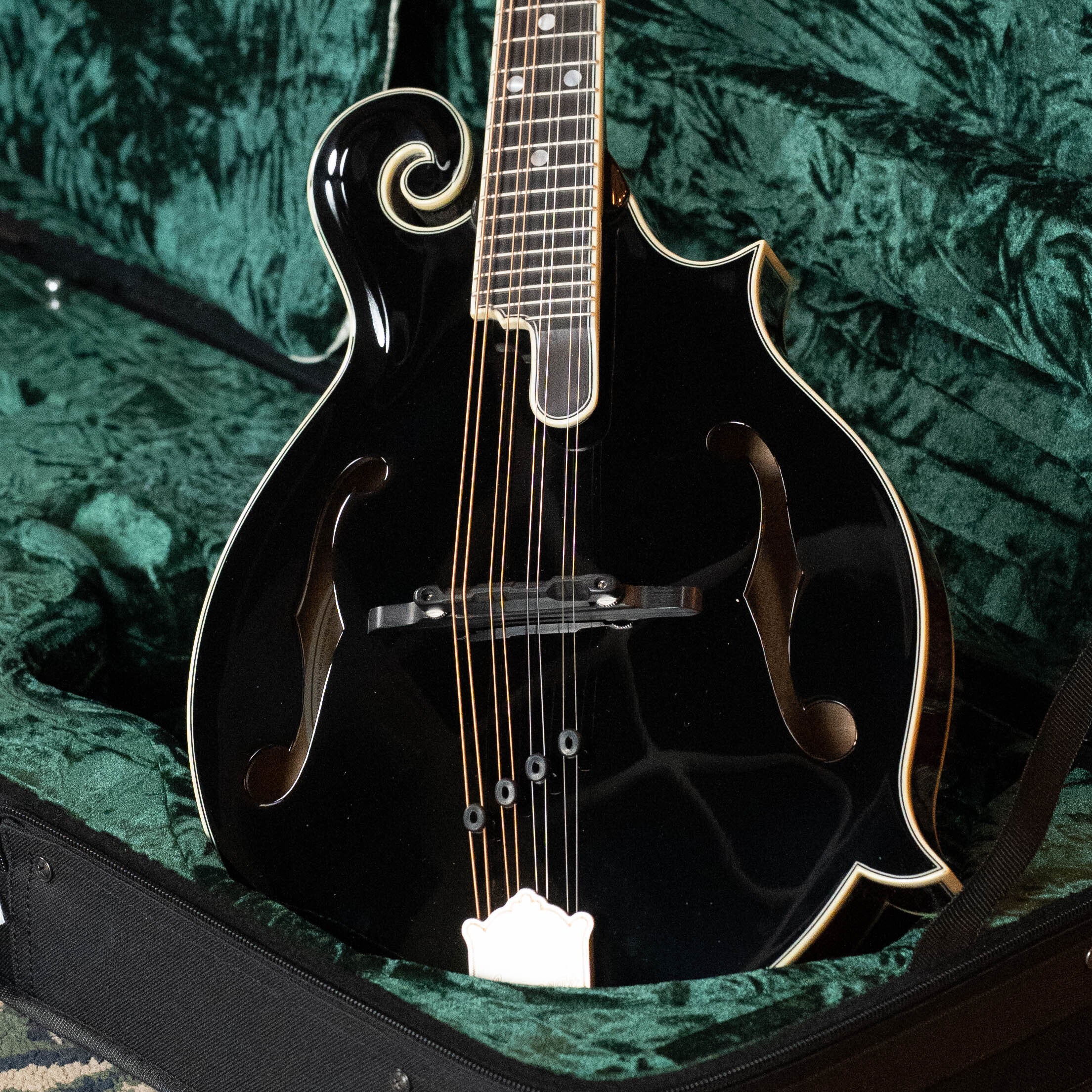 Bourgeois M5-F-BT Aged-Tone Adirondack/Maple Black Top F-Style Mandolin #6115