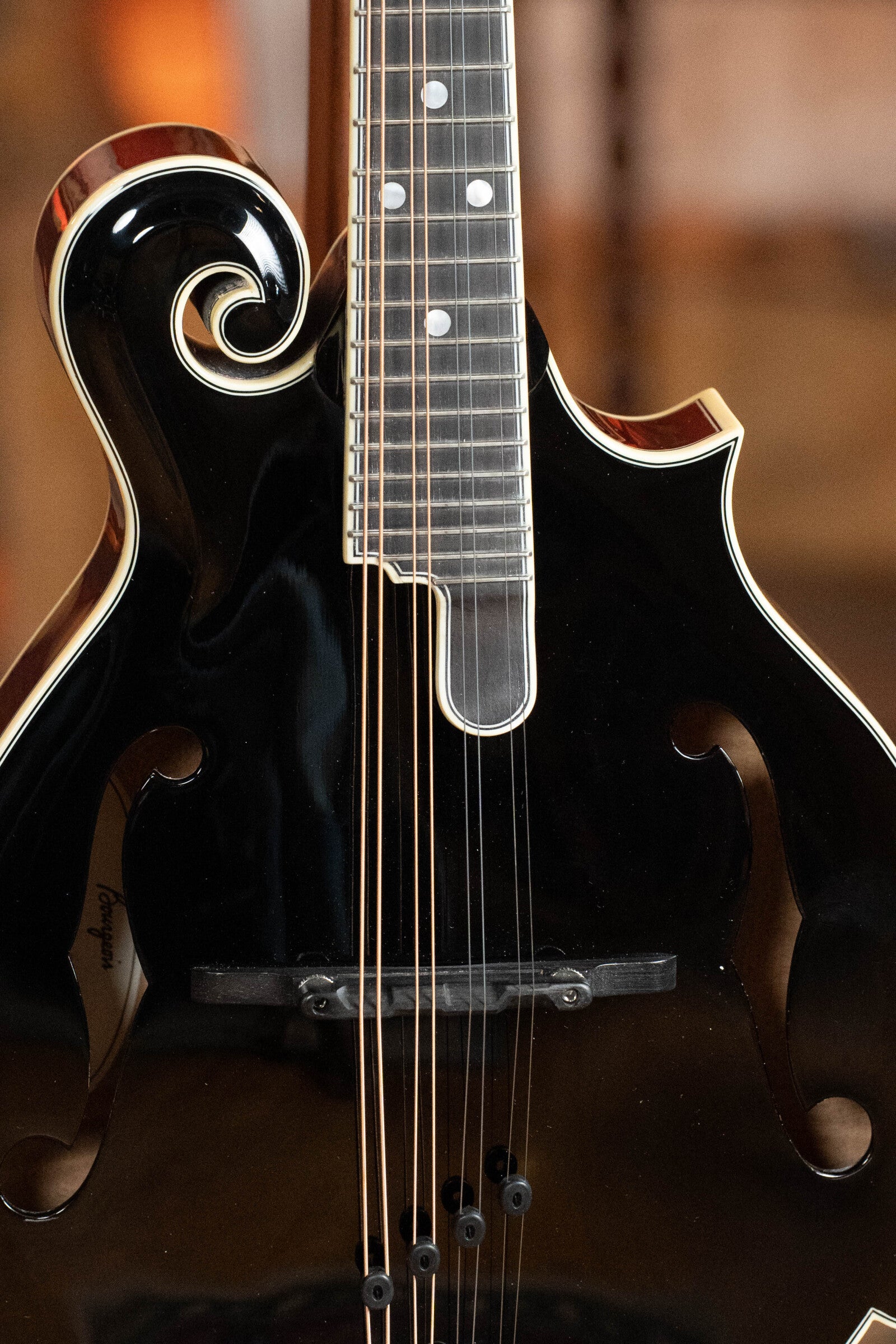 Bourgeois M5-F-BT Aged-Tone Adirondack/Maple Black Top F-Style Mandolin #6115