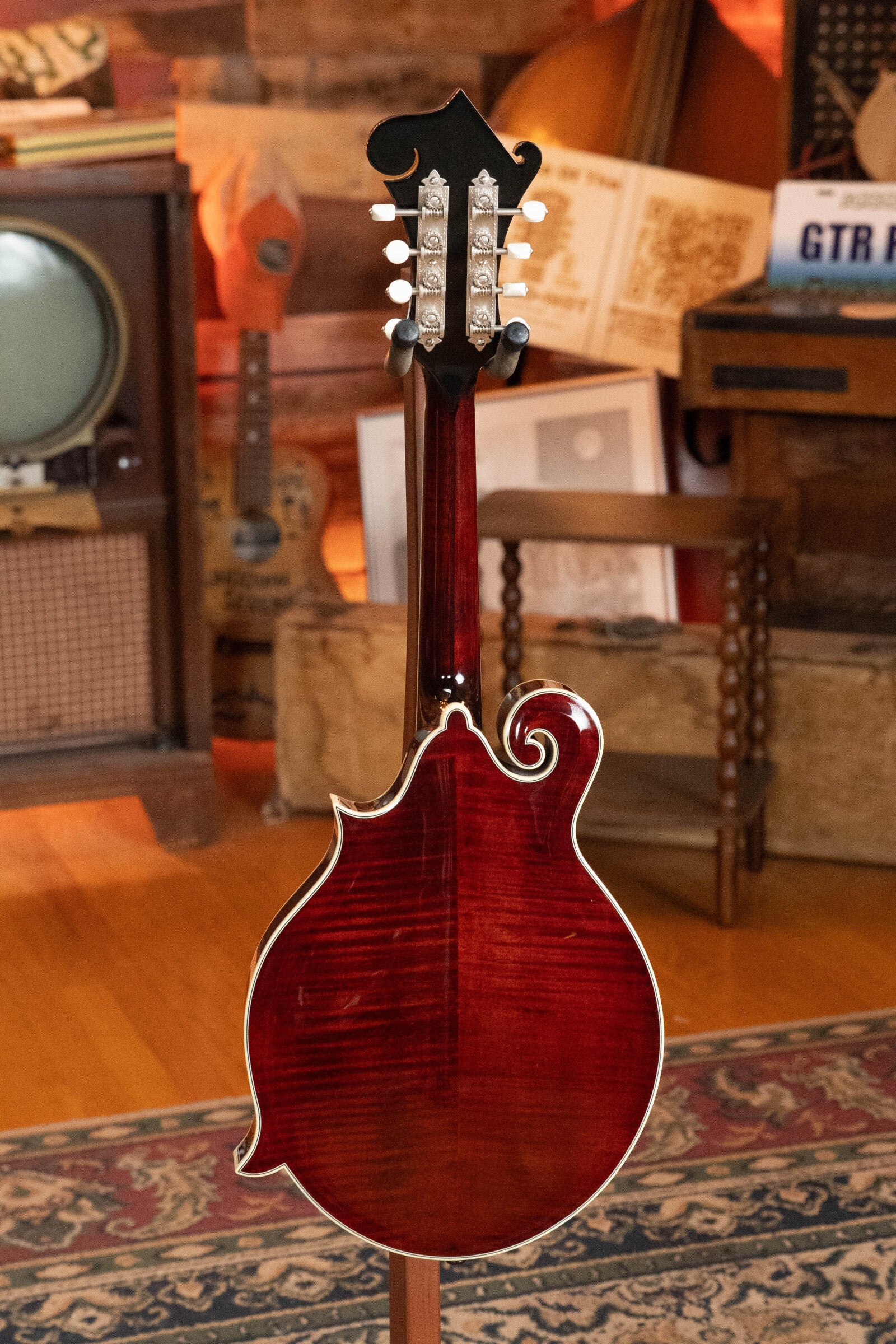 Bourgeois M5-F-BT Aged-Tone Adirondack/Maple Black Top F-Style Mandolin #6115