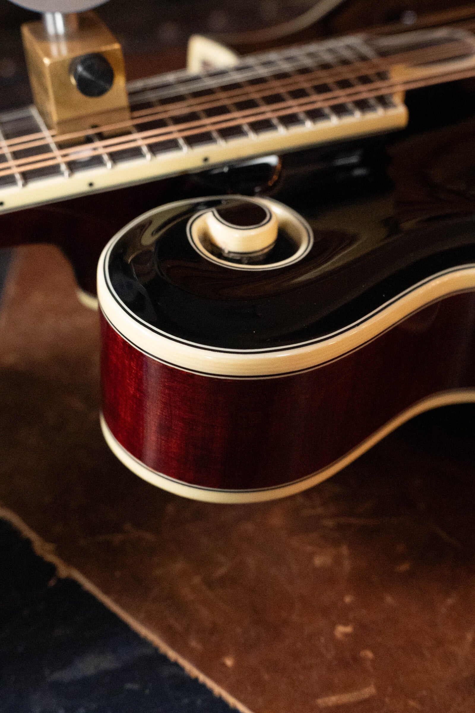 Bourgeois M5-F-BT Aged-Tone Adirondack/Maple Black Top F-Style Mandolin #6115