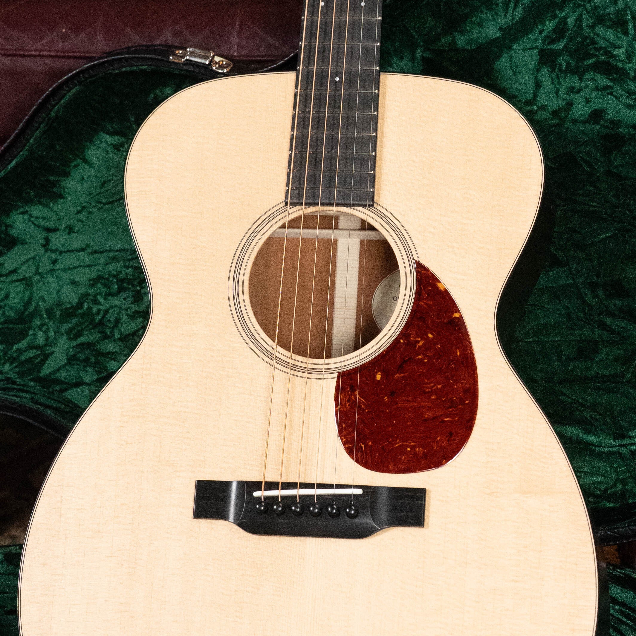Bourgeois Professional Series Country Boy Sitka/Mahogany Satin OM Acoustic Guitar
