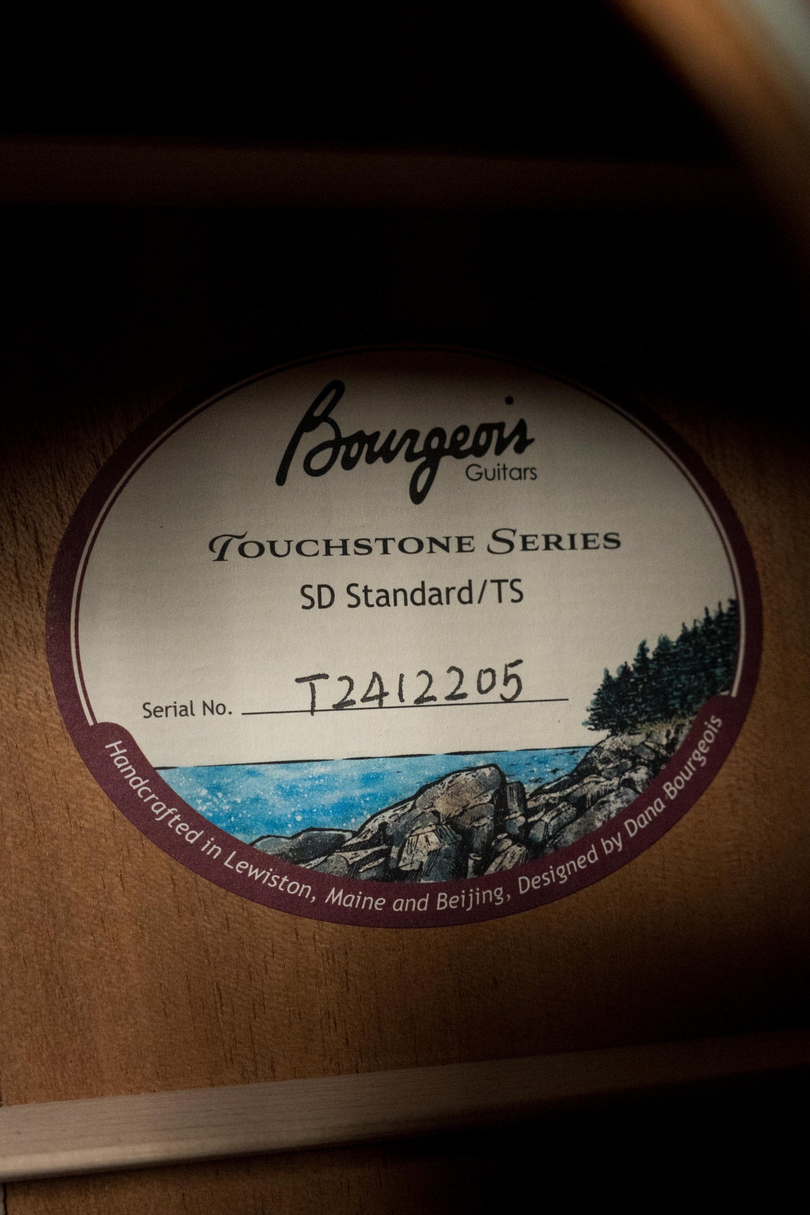 Bourgeois The Standard SDS/TS Touchstone Series Torrefied Sitka/Mahogany Slope Shoulder Sunburst Dreadnought Acoustic Guitar #2205