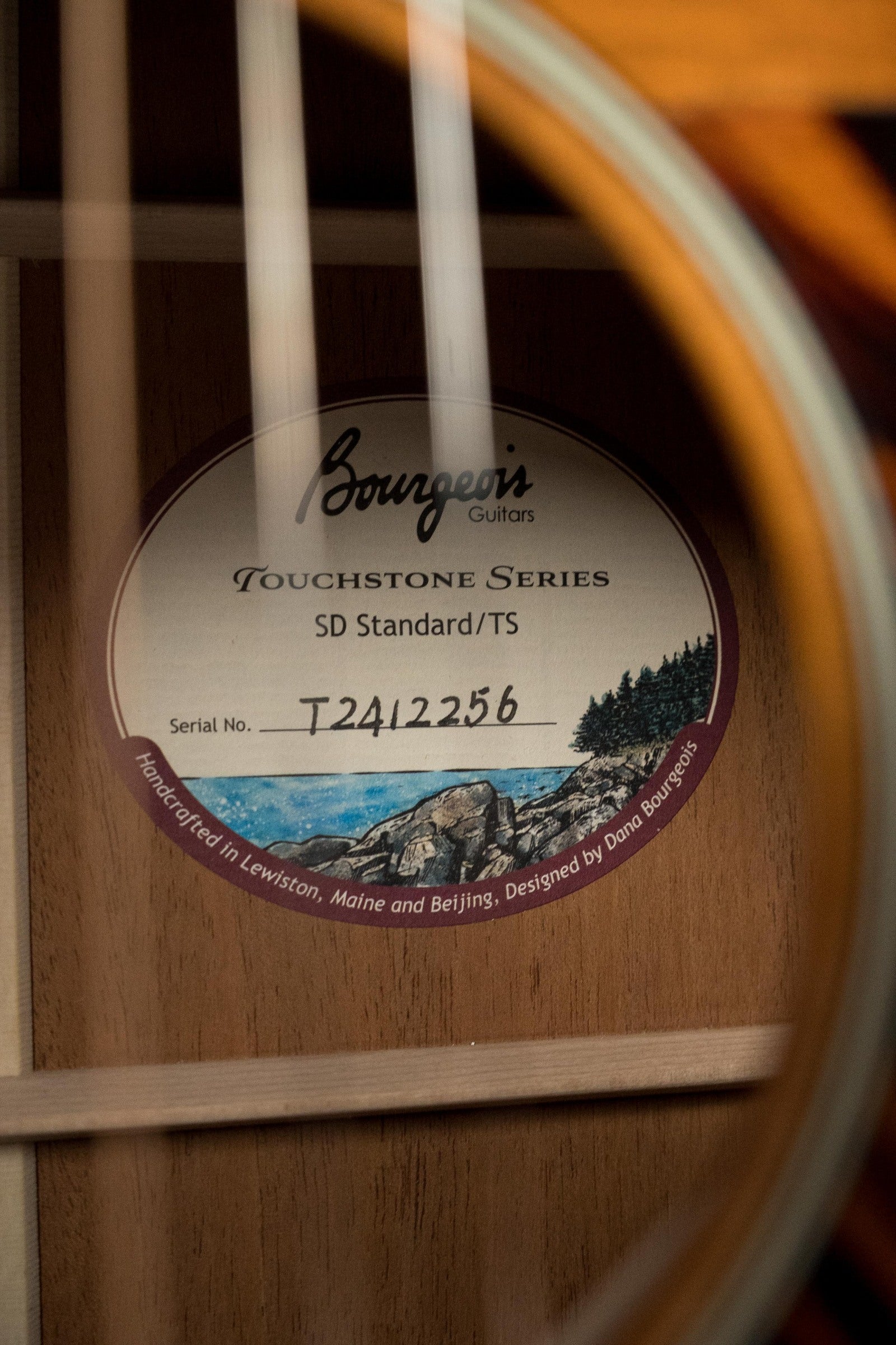 Bourgeois The Standard SDS/TS Touchstone Series Torrefied Sitka/Mahogany Slope Shoulder Sunburst Dreadnought Acoustic Guitar #2256