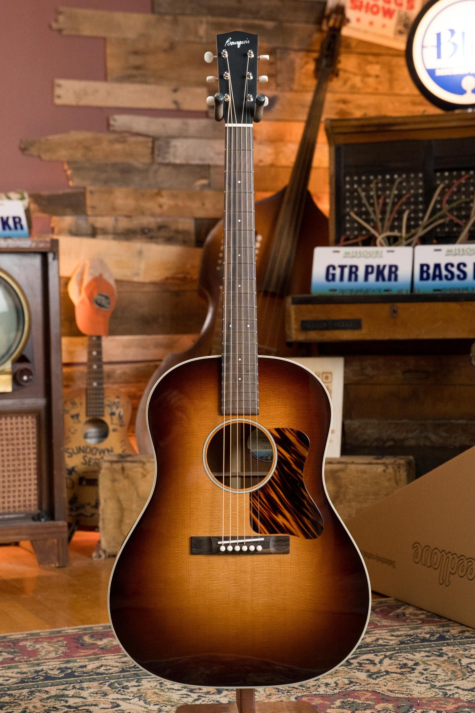 Bourgeois The Standard SDS/TS Touchstone Series Torrefied Sitka/Mahogany Slope Shoulder Sunburst Dreadnought Acoustic Guitar #2256