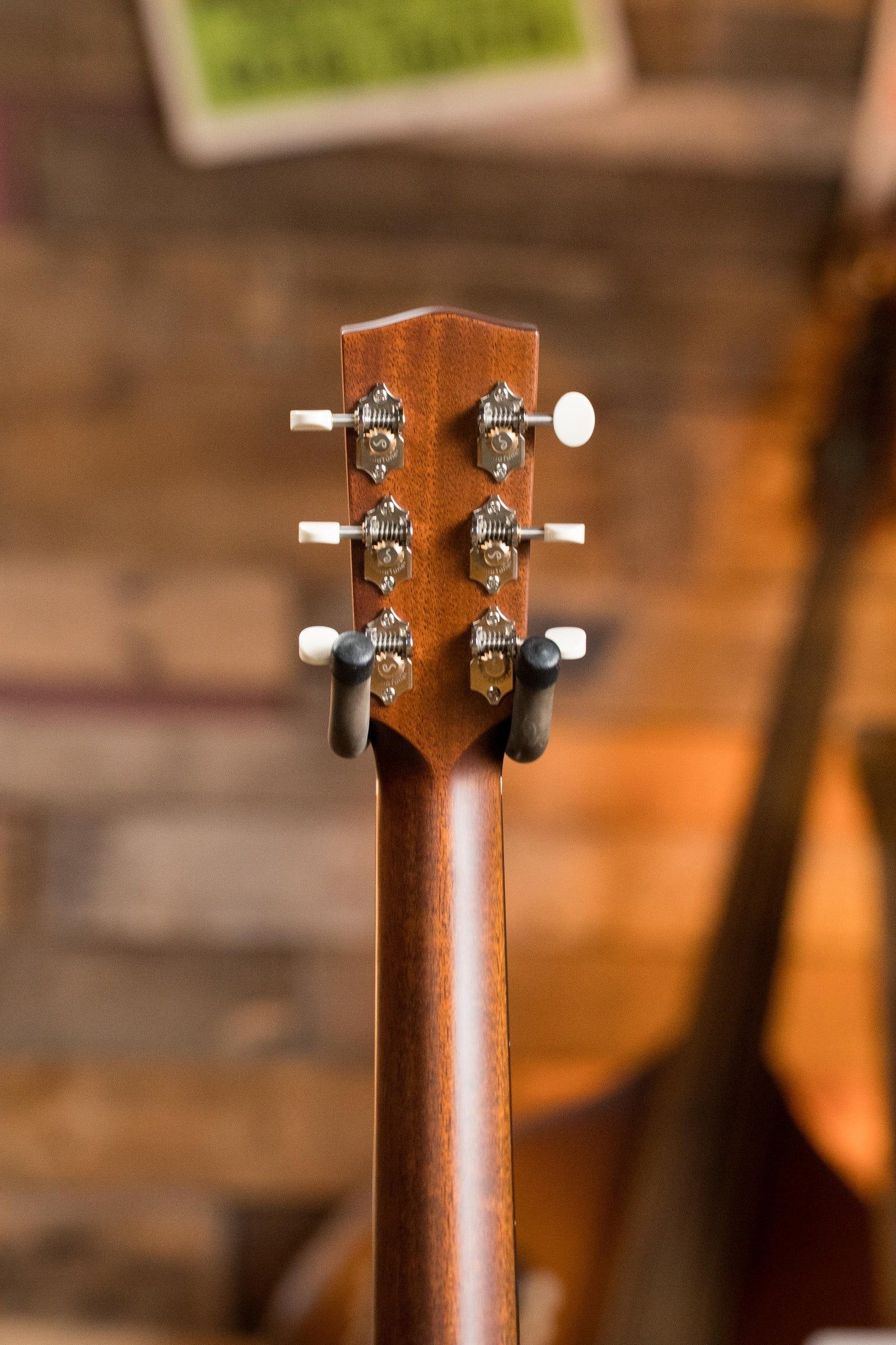Bourgeois The Standard SDS/TS Touchstone Series Torrefied Sitka/Mahogany Slope Shoulder Sunburst Dreadnought Acoustic Guitar #2256