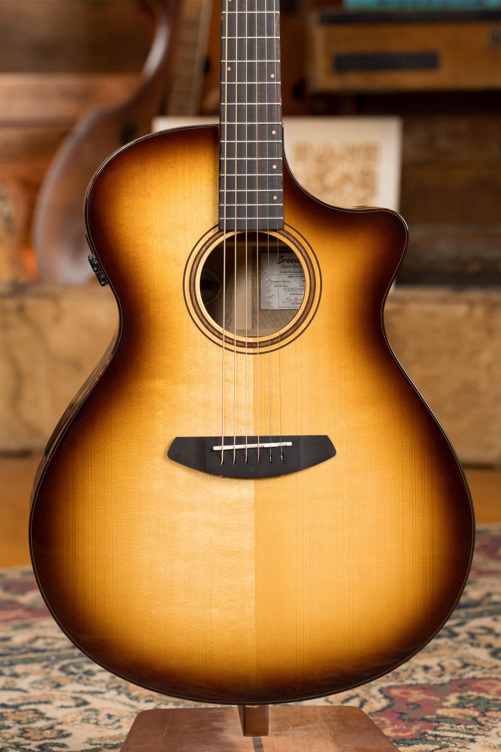 Breedlove Artista Pro Series Spruce/Myrtlewood Burnt Amber Cutaway Dreadnought Concerto Guitar w/Electronics #6451