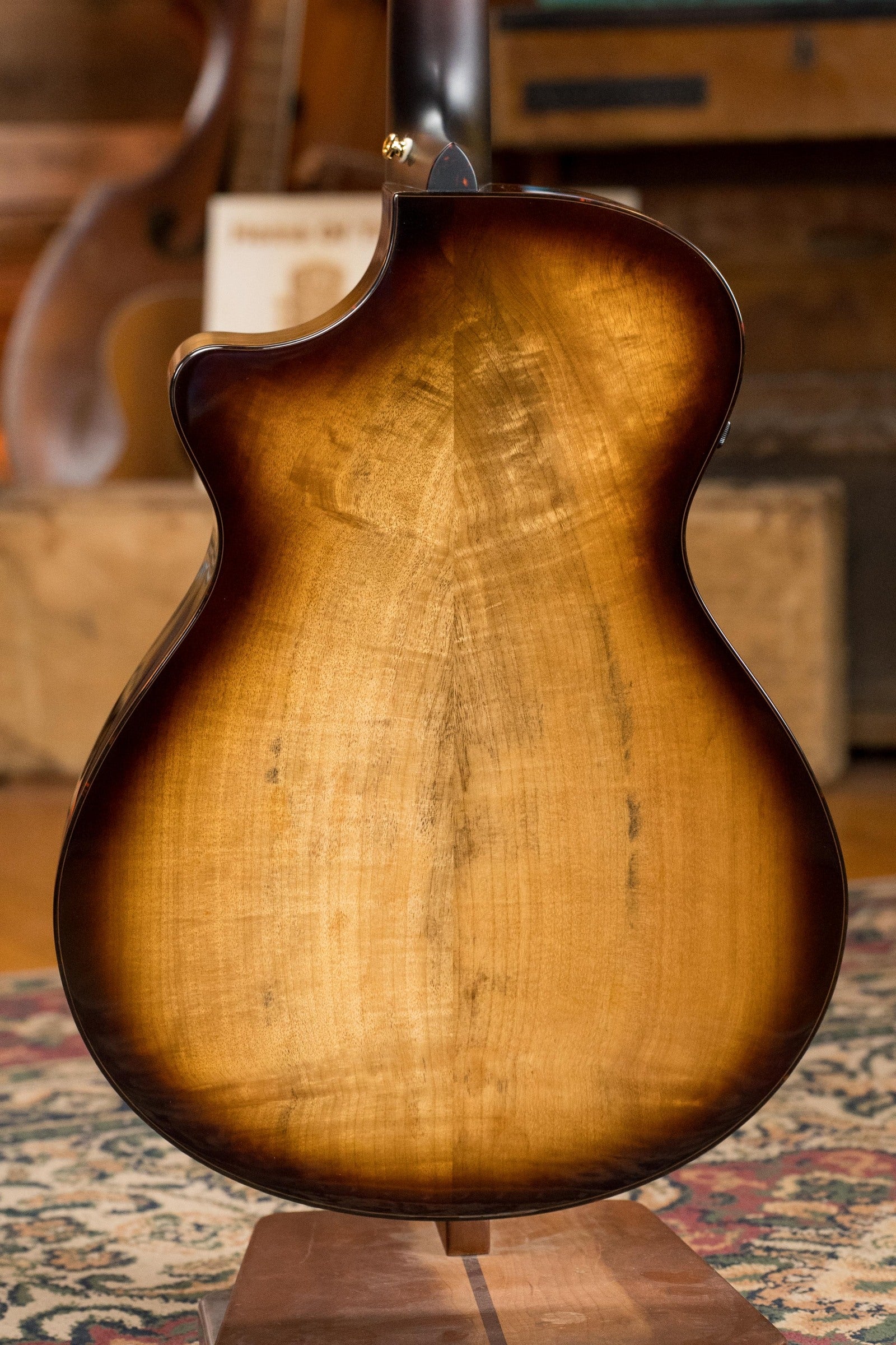 Breedlove Artista Pro Series Spruce/Myrtlewood Burnt Amber Cutaway Dreadnought Concerto Guitar w/Electronics #6451