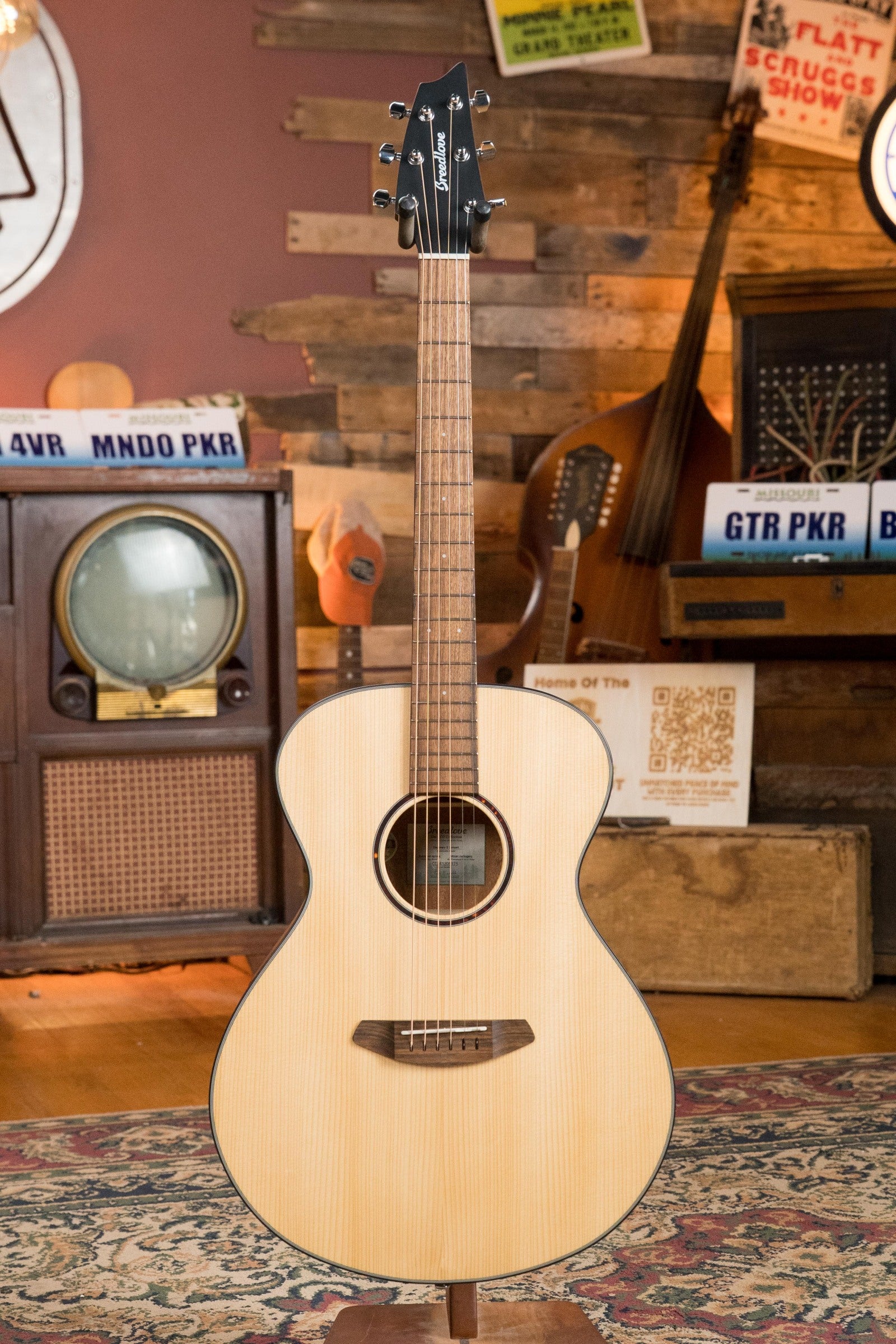 Breedlove Discovery Series Spruce/Mahogany Concert Acoustic Guitar #5175