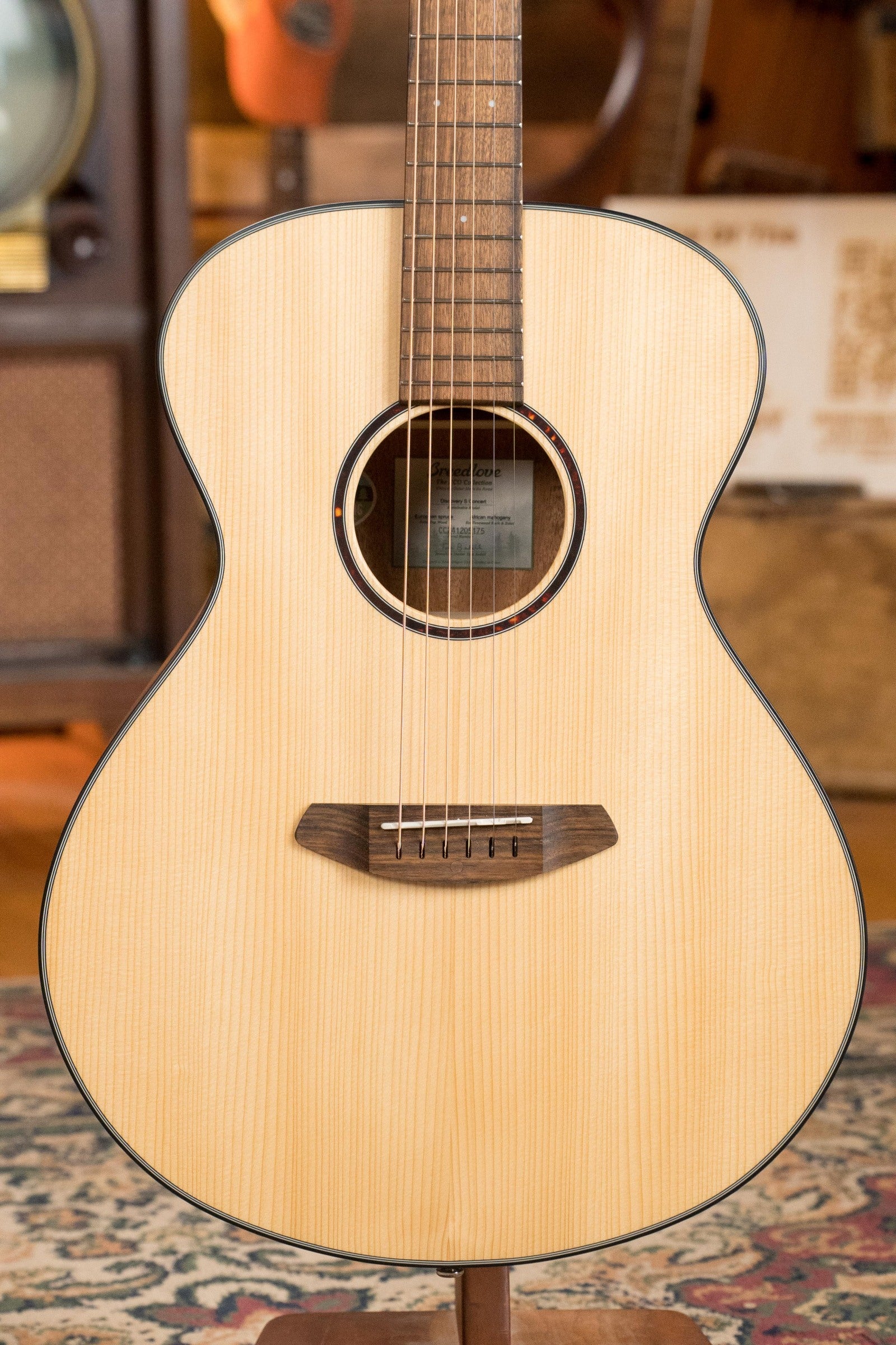 Breedlove Discovery Series Spruce/Mahogany Concert Acoustic Guitar #5175