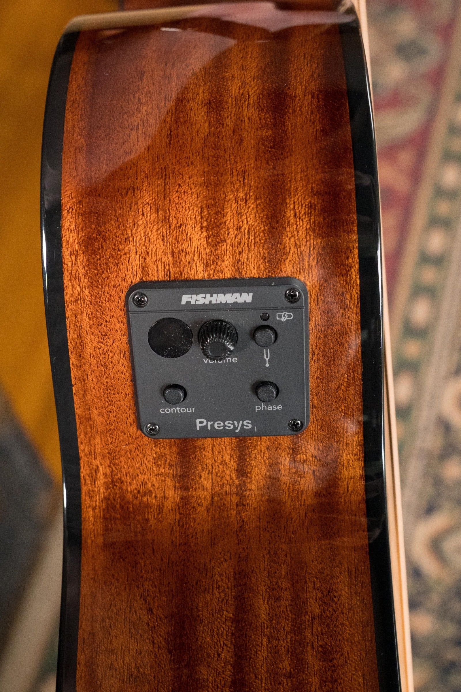Breedlove Discovery Series Spruce/Mahogany Edgeburst Cutaway Concert Bass Guitar w/Electronics #6157