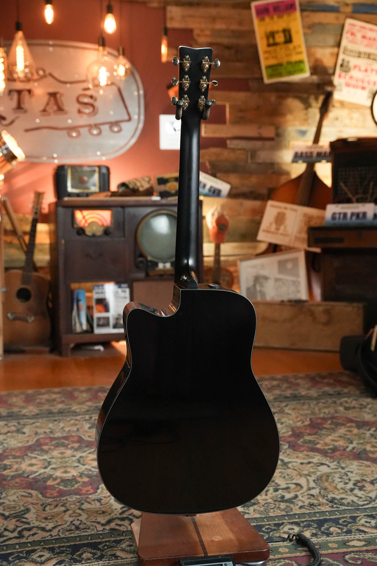 *Dread-Not Certified Used* Yamaha TAG3C-SDB Sitka/Mahogany Sandburst Dreadnought Guitar w/the TransAcoustic System #0688