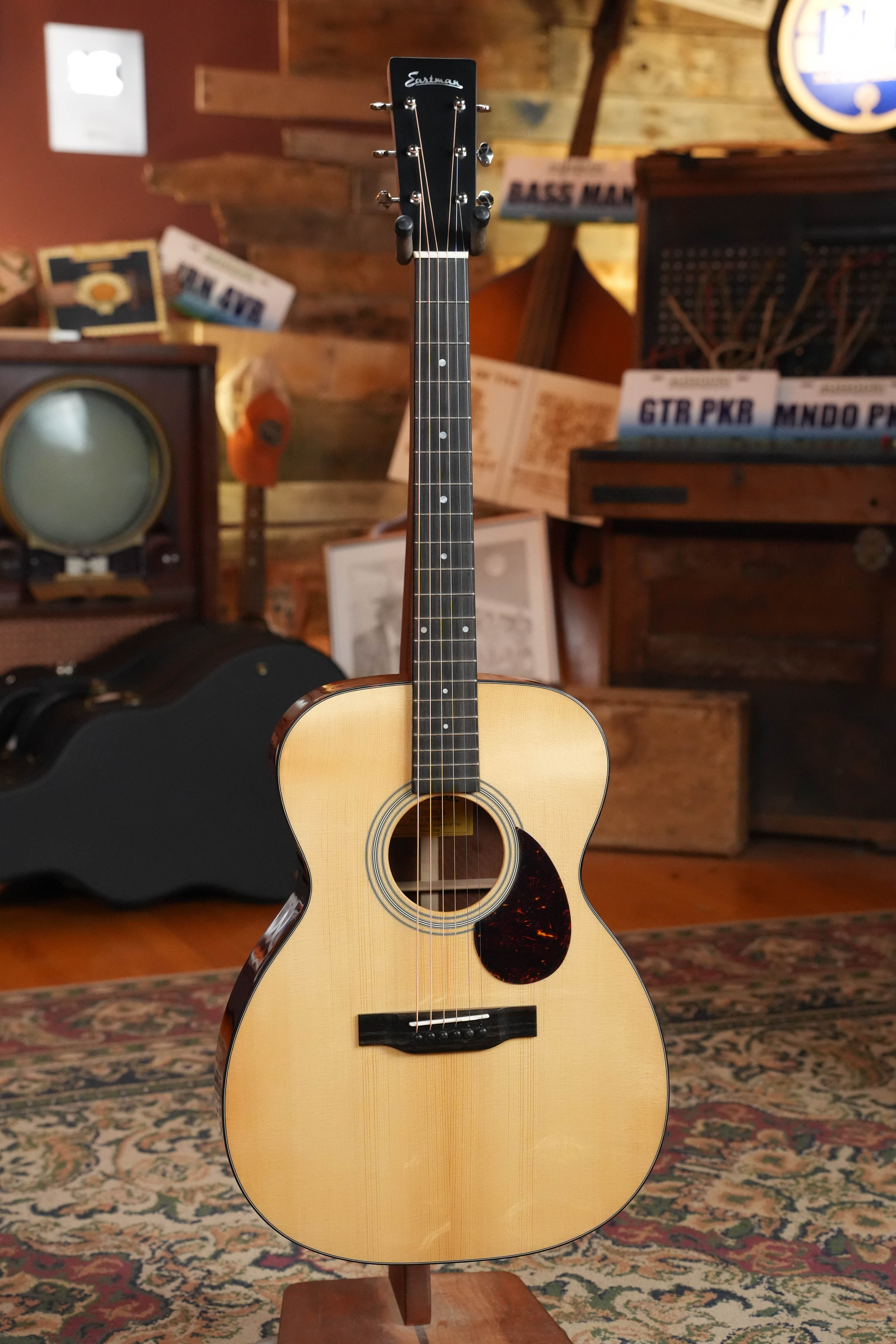 *Dread-Not Certified Used* 2025 Eastman E6OM-TC Thermo-Cured Sitka/Mahogany Orchestra Model w/ K&K Pure Mini #5675