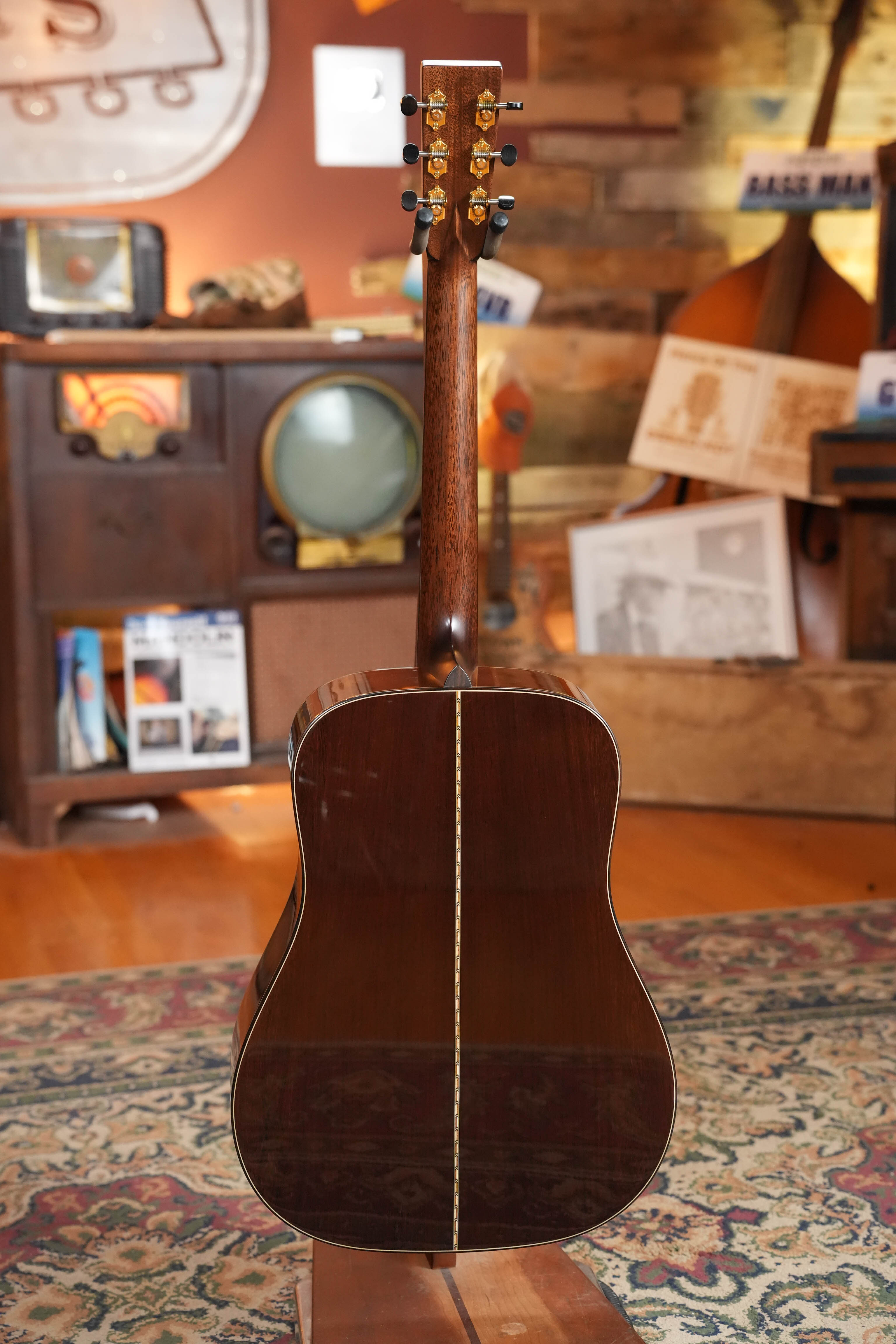 *Dread-Not Certified Used* Bourgeois D Touchstone Signature Torrefied Alaskan Sitka/Madagascar Rosewood Acoustic Guitar #6250