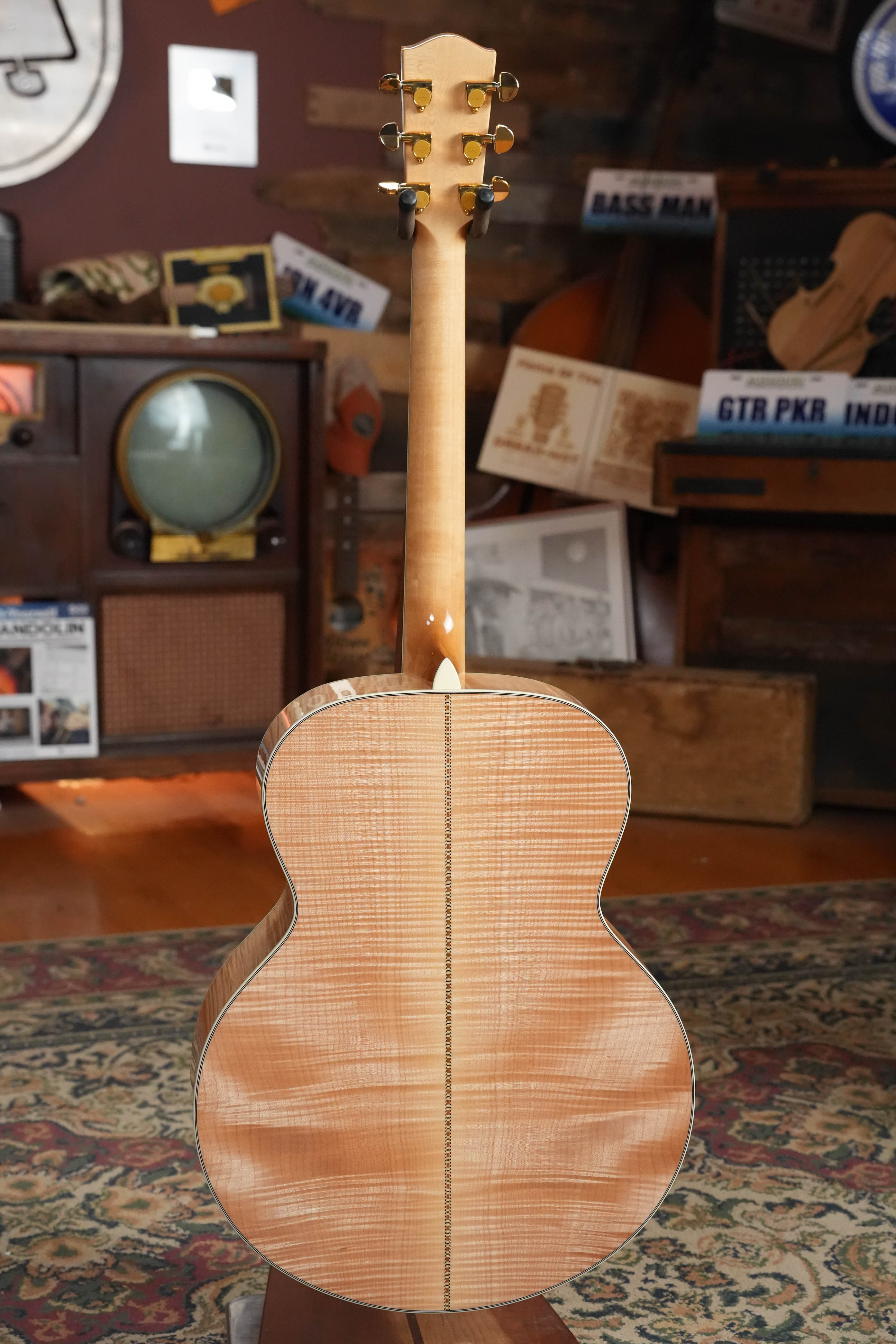 (Used) Eastman AC630-BD Engelmann Spruce/Flamed Maple Blonde Jumbo Acoustic Guitar #7984