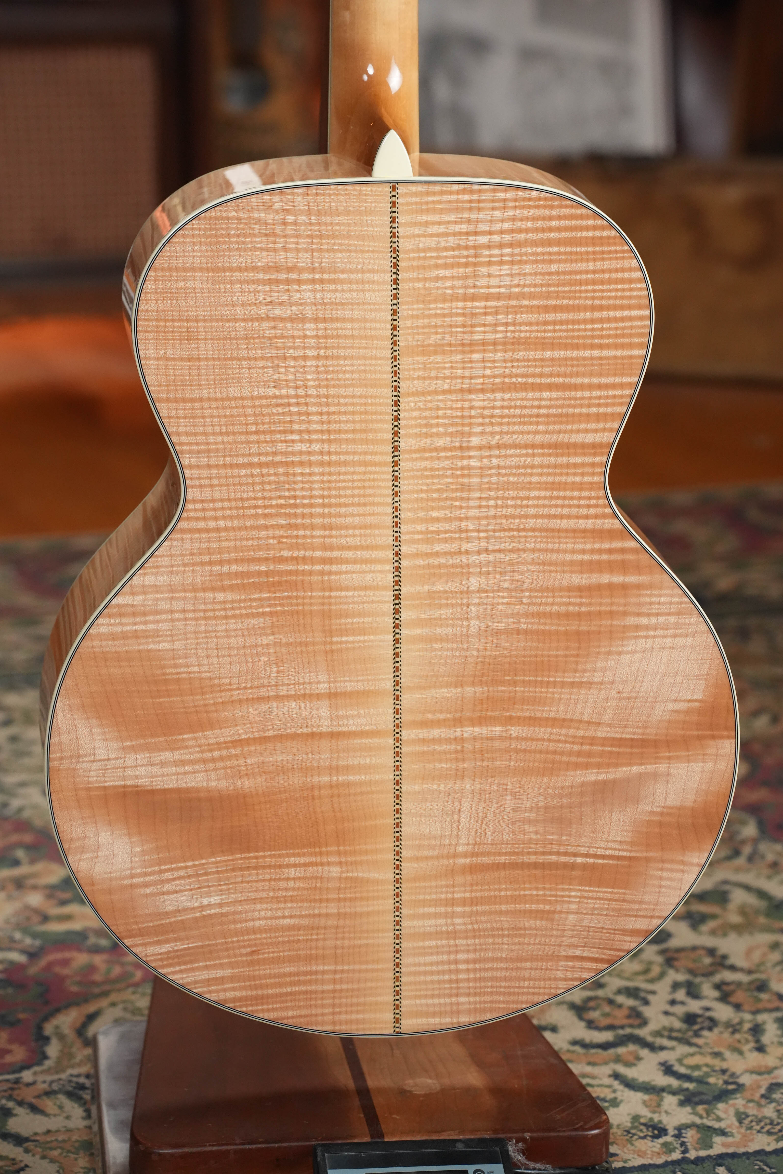 (Used) Eastman AC630-BD Engelmann Spruce/Flamed Maple Blonde Jumbo Acoustic Guitar #7984