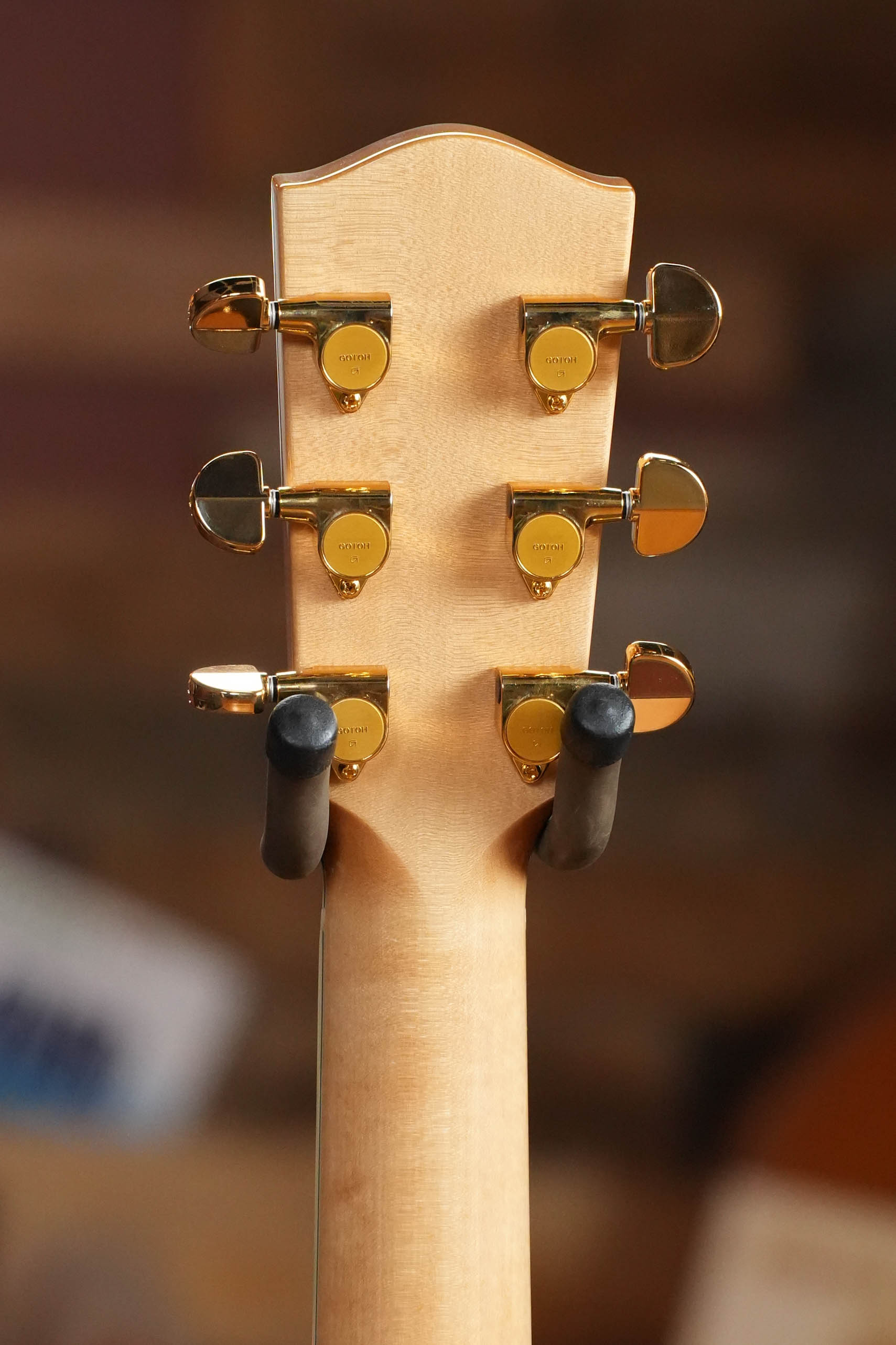 (Used) Eastman AC630-BD Engelmann Spruce/Flamed Maple Blonde Jumbo Acoustic Guitar #7984