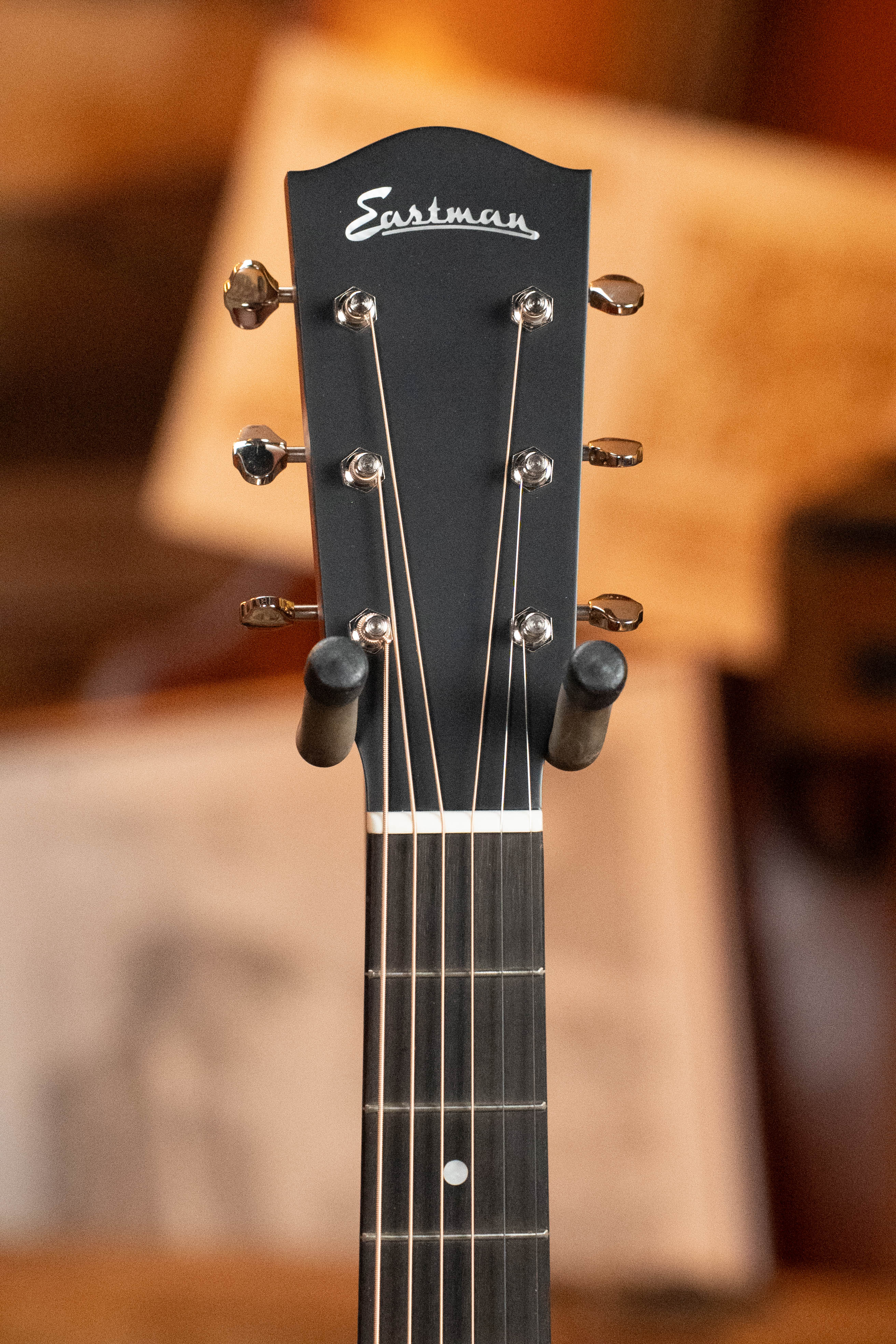 Eastman E1SS-SB Sitka/Sapele Sunburst Slope Shoulder Dreadnought Acoustic Guitar #1443