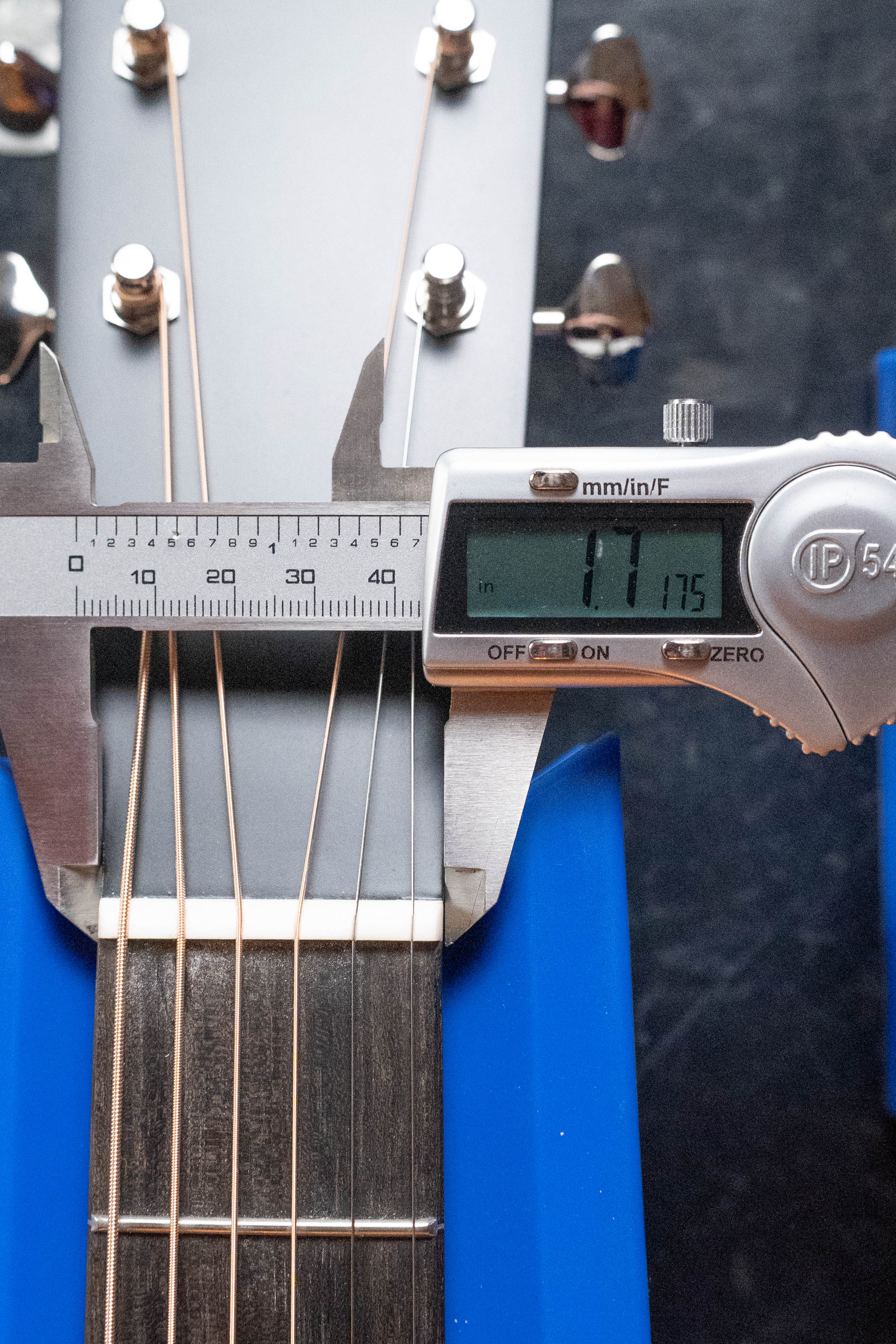 Eastman E1SS-SB Sitka/Sapele Sunburst Slope Shoulder Dreadnought Acoustic Guitar #8068