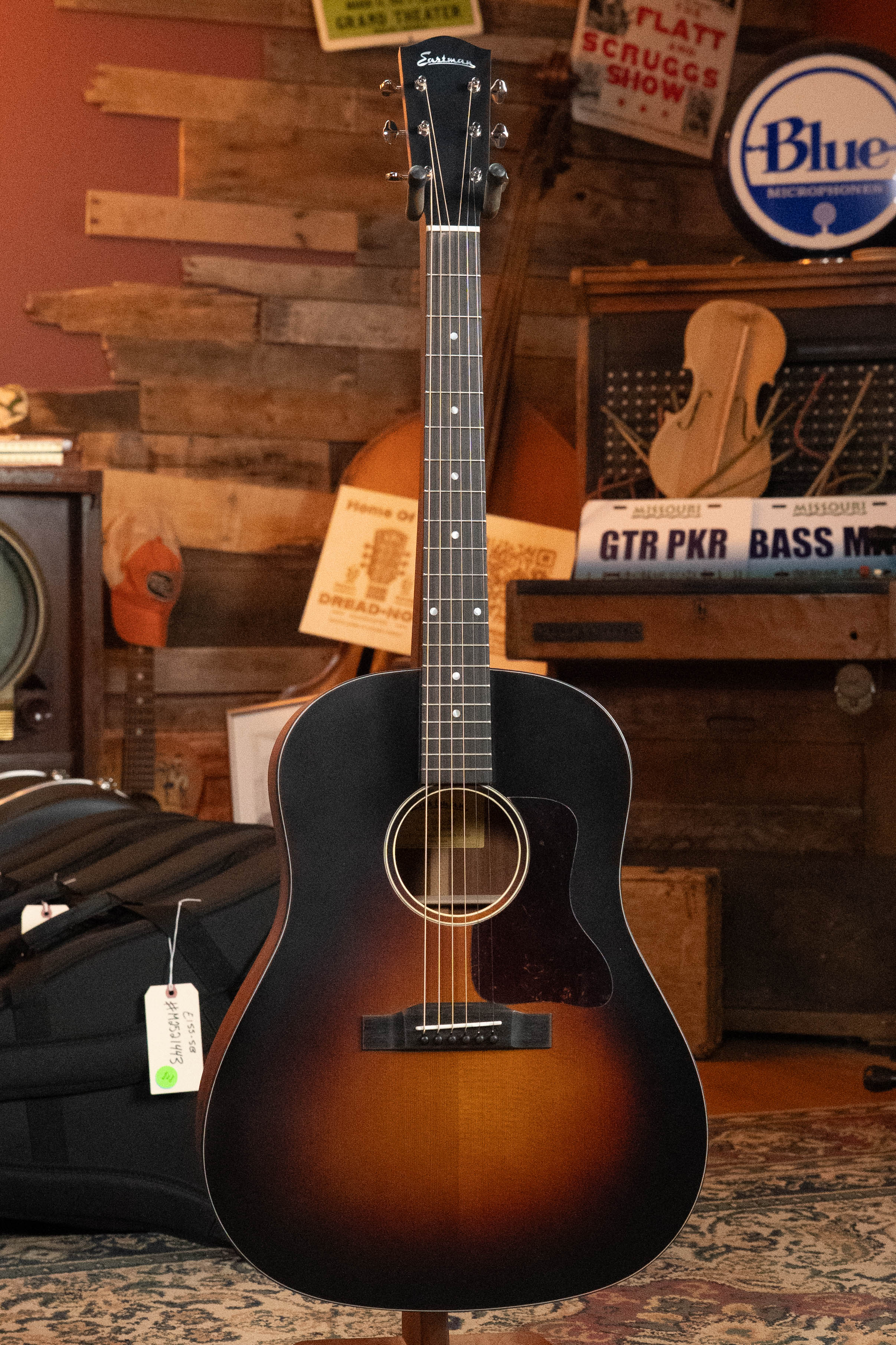 Eastman E1SS-SB Sitka/Sapele Sunburst Slope Shoulder Dreadnought Acoustic Guitar #8068