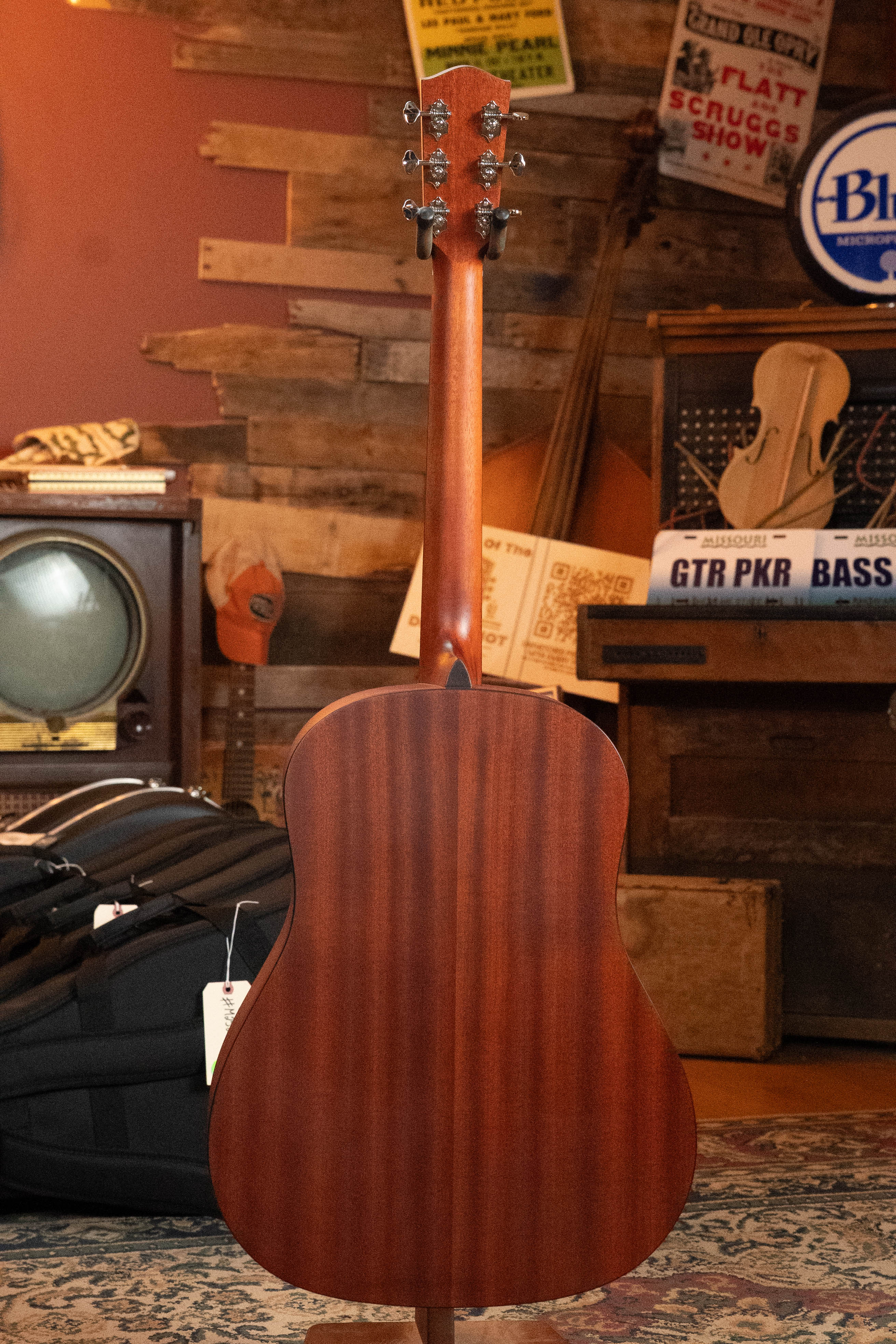 Eastman E1SS-SB Sitka/Sapele Sunburst Slope Shoulder Dreadnought Acoustic Guitar #8068