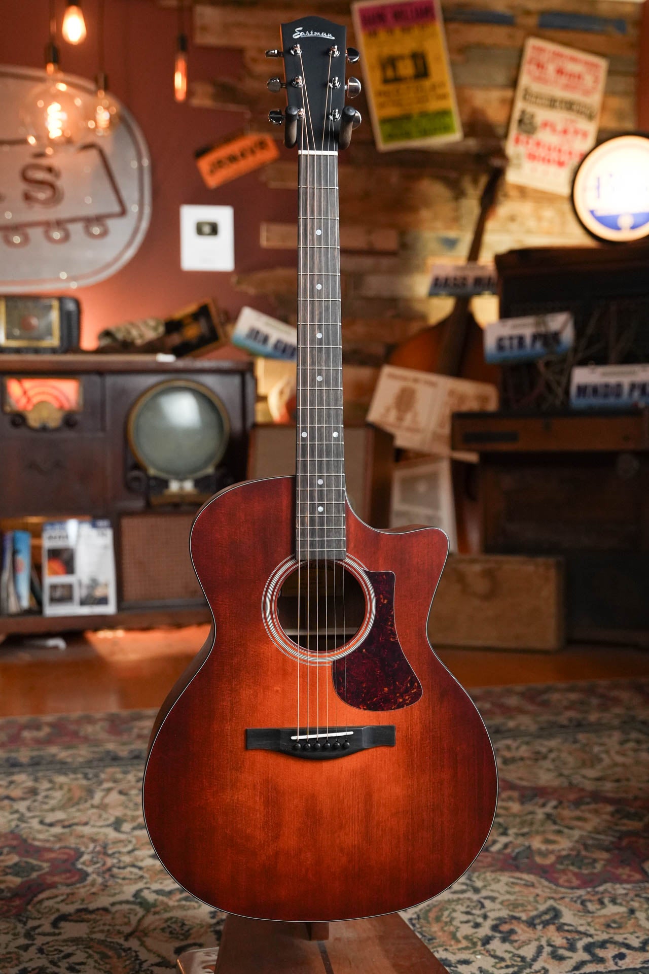 Eastman AC122-1CE-CLA Classic Finish Grand Auditorium Cutaway Guitar w/Fishman Pickup #0561