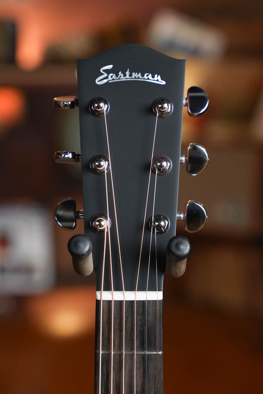 Eastman AC122-1CE-CLA Classic Finish Grand Auditorium Cutaway Guitar w/Fishman Pickup #0561