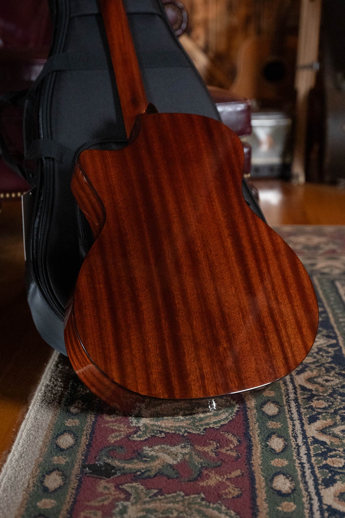 Eastman AC122-1CE-DLX Gloss Grand Auditorium Cutaway Acoustic-Electric Guitar #9634