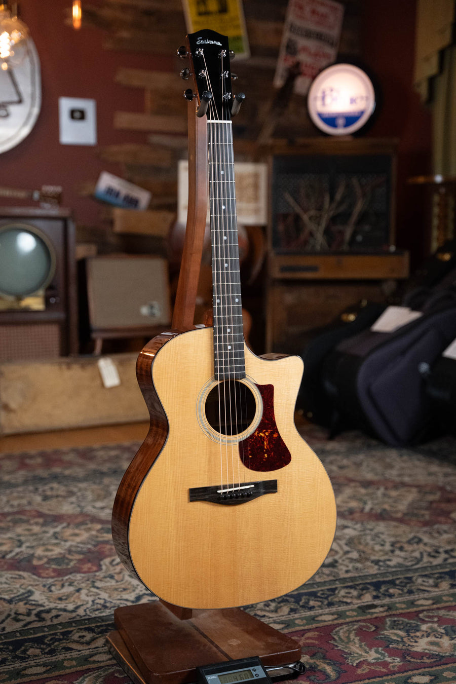Eastman AC122-1CE-DLX Gloss Grand Auditorium Cutaway Acoustic-Electric Guitar #9634
