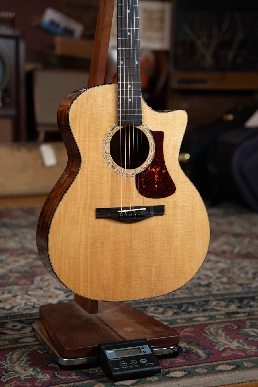 Eastman AC122-1CE-DLX Gloss Grand Auditorium Cutaway Acoustic-Electric Guitar #9634