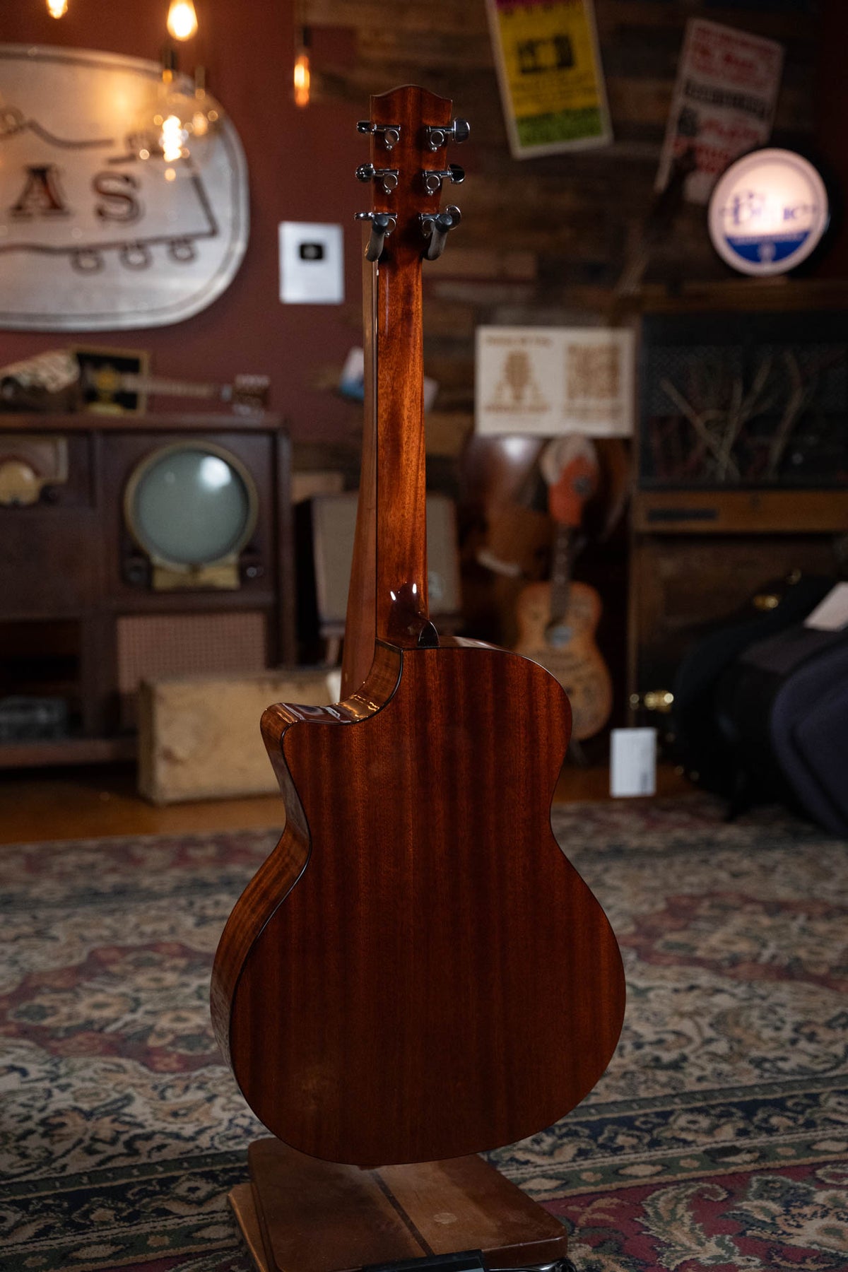 Eastman AC122-1CE-DLX Gloss Grand Auditorium Cutaway Acoustic-Electric Guitar #9634