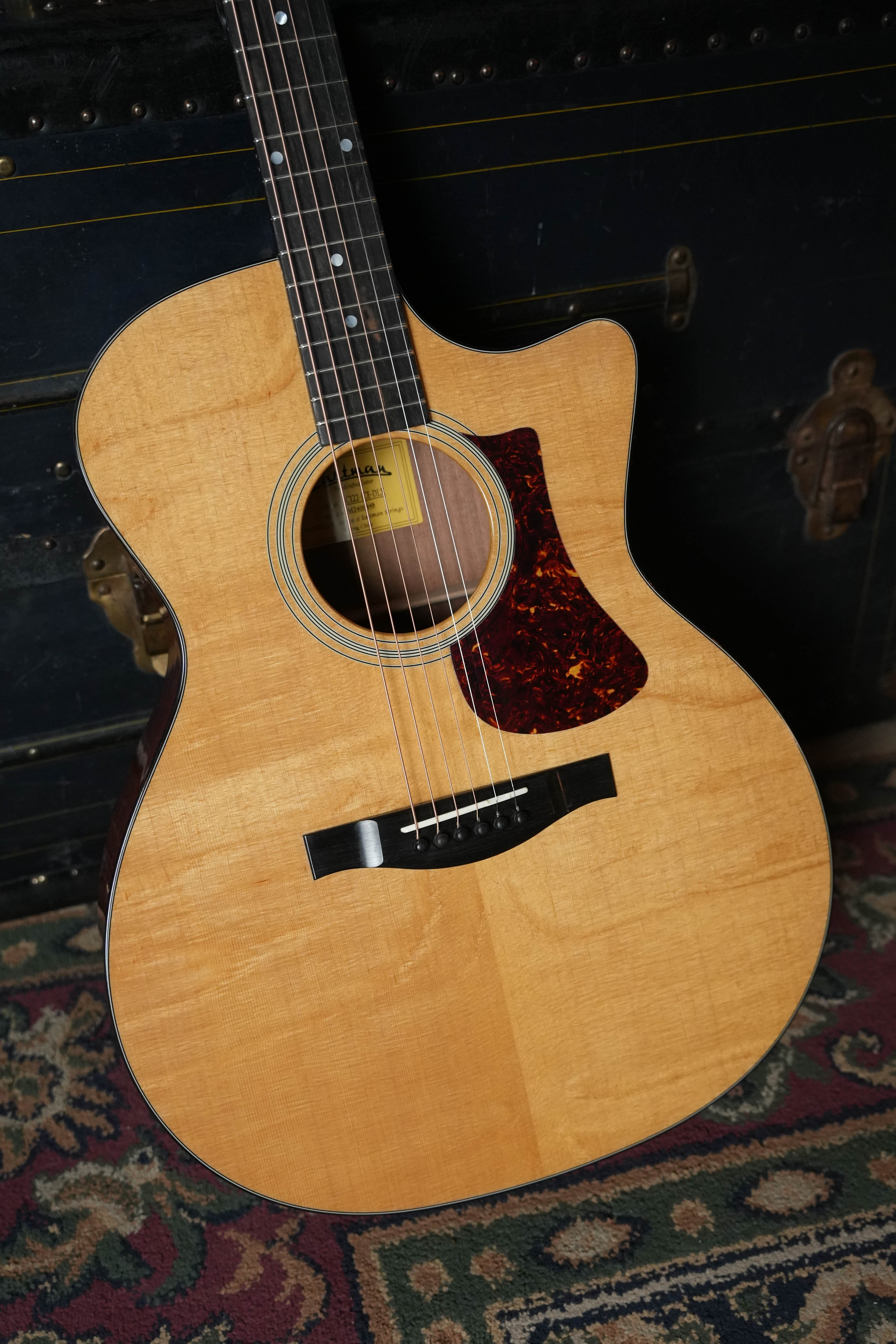 Eastman AC122-1CE-DLX Gloss Grand Auditorium Cutaway Guitar w/Fishman Pickup #0448