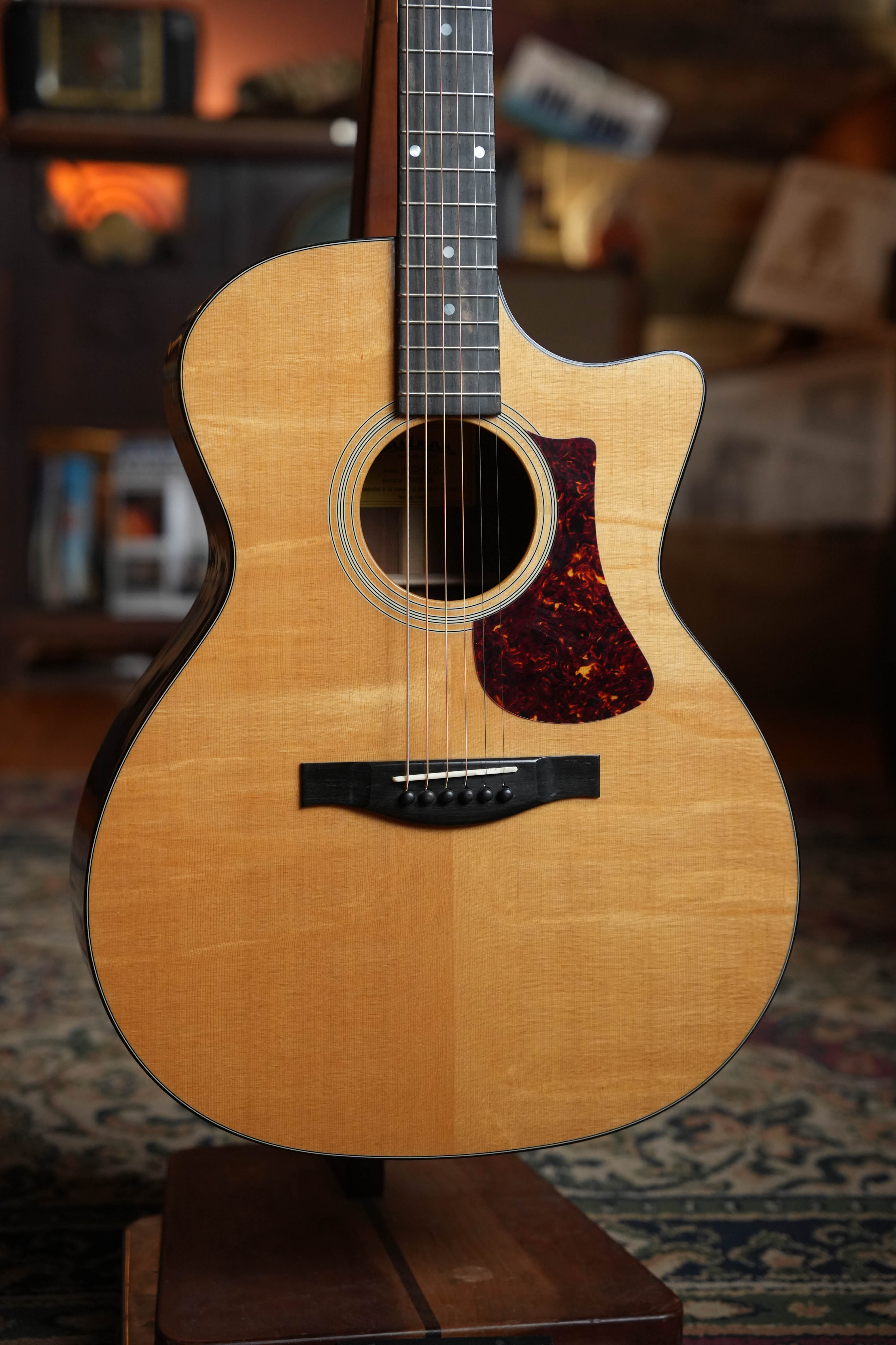 Eastman AC122-1CE-DLX Gloss Grand Auditorium Cutaway Guitar w/Fishman Pickup #0448