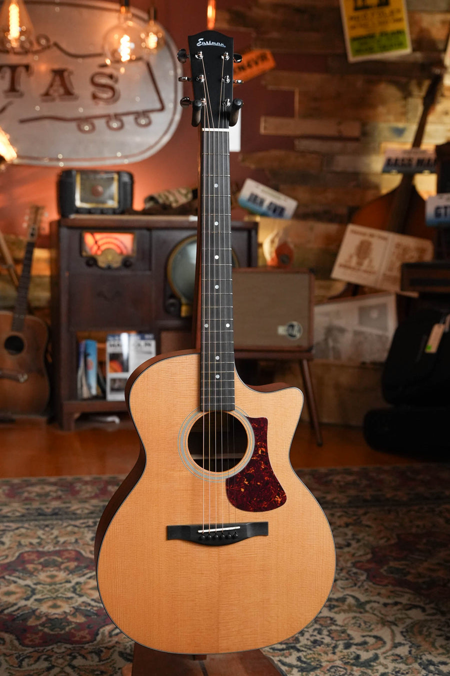 Eastman AC122-1CE Natural Finish Grand Auditorium Cutaway Guitar w/Fishman Pickup #1470
