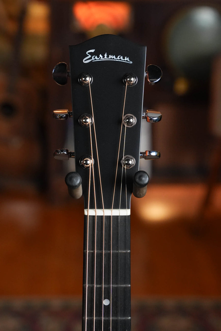 Eastman AC122-1CE Natural Finish Grand Auditorium Cutaway Guitar w/Fishman Pickup #1470