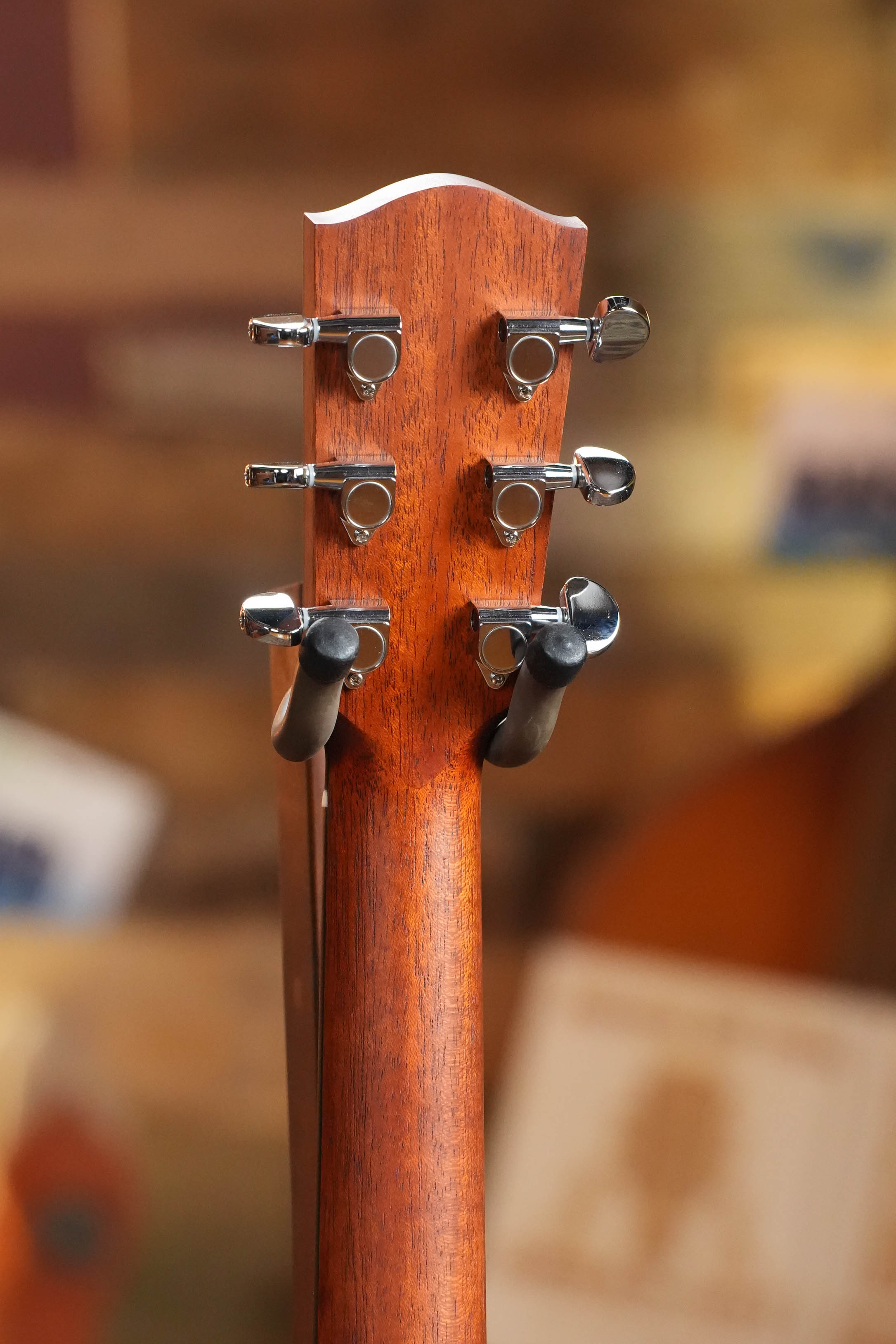 Eastman AC122-1CE Sitka/Sapele Natural Finish Grand Auditorium Cutaway Guitar w/Fishman Pickup #8979