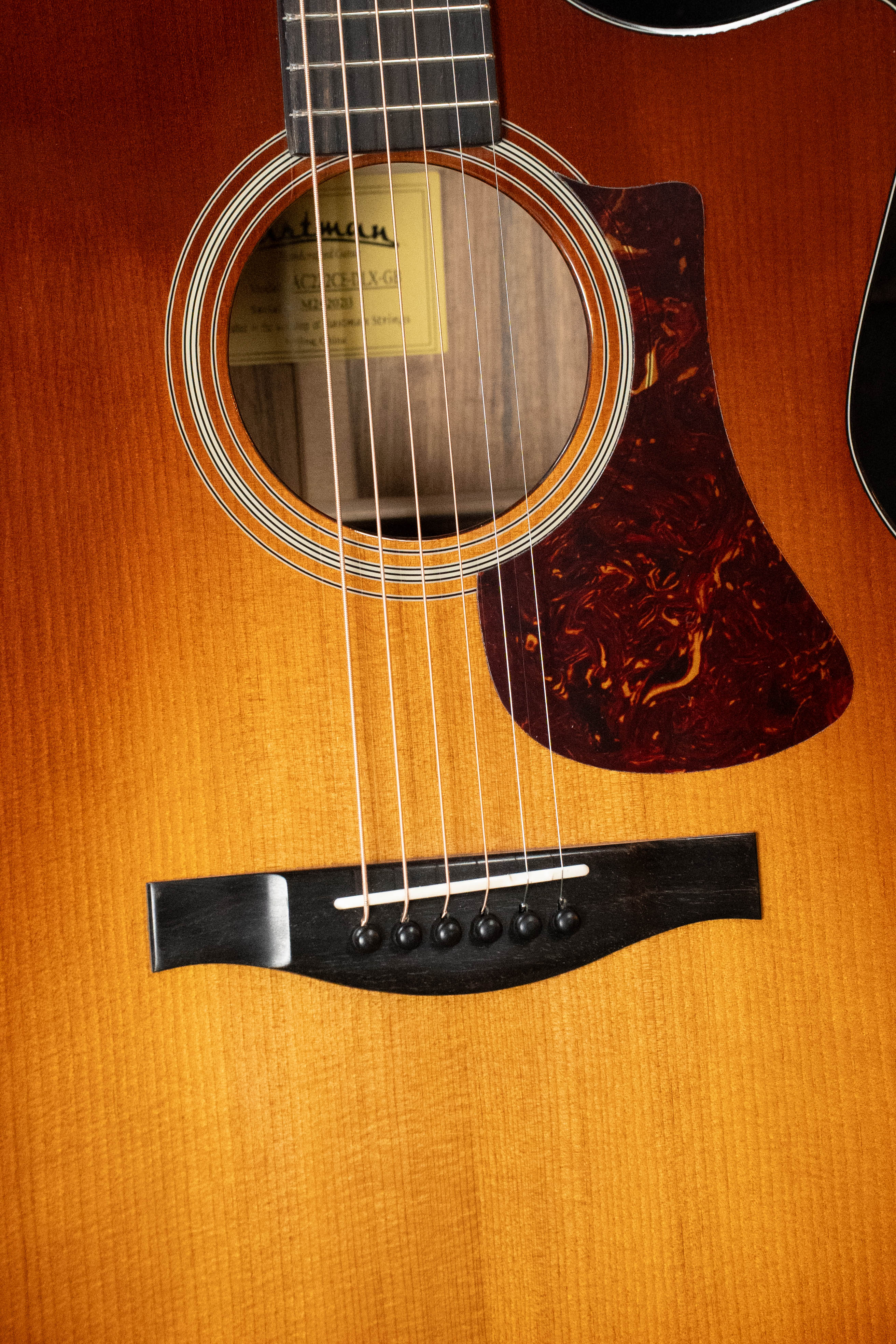 Eastman AC222CE-DLX-GB Sitka/Ovangkol Goldburst Cutaway Grand Auditorium Guitar w/Fishman Pickup #0213