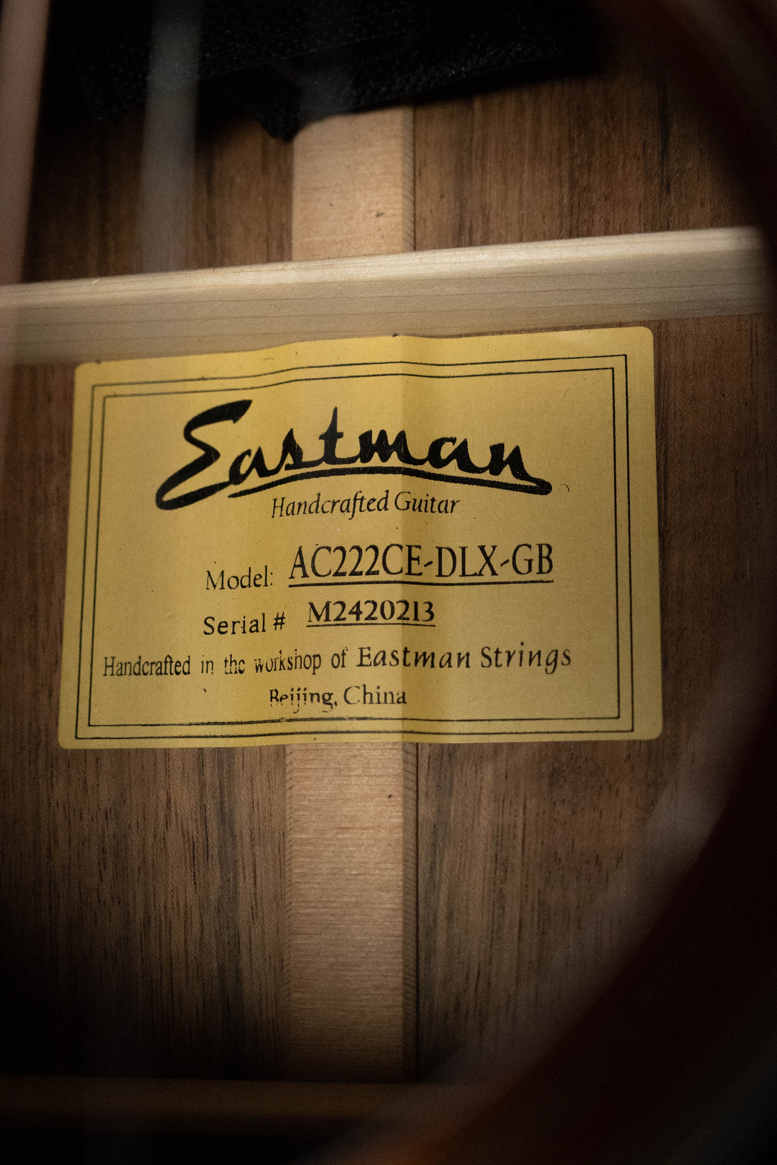 Eastman AC222CE-DLX-GB Sitka/Ovangkol Goldburst Cutaway Grand Auditorium Guitar w/Fishman Pickup #0213