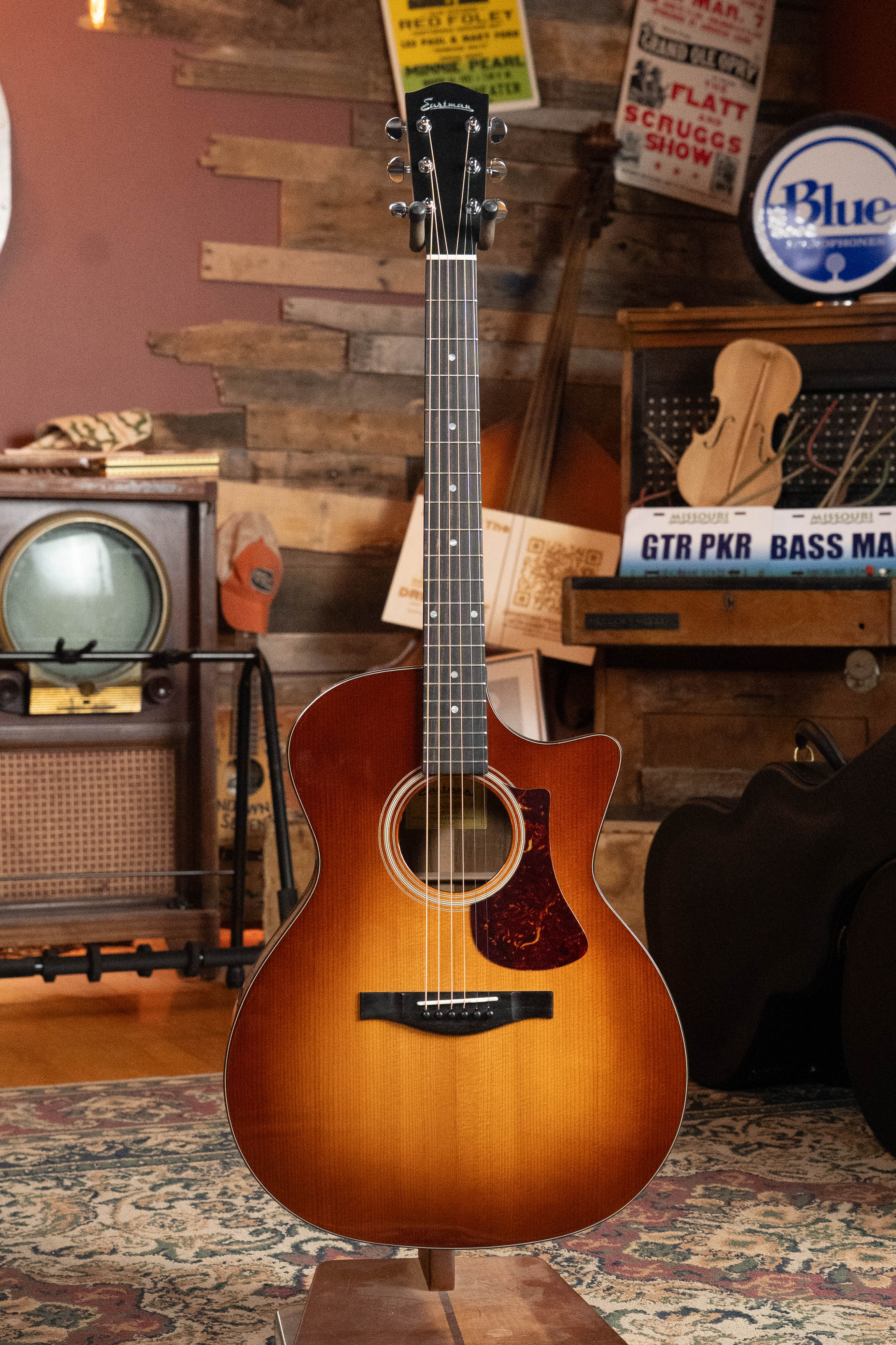 Eastman AC222CE-DLX-GB Sitka/Ovangkol Goldburst Cutaway Grand Auditorium Guitar w/Fishman Pickup #0213