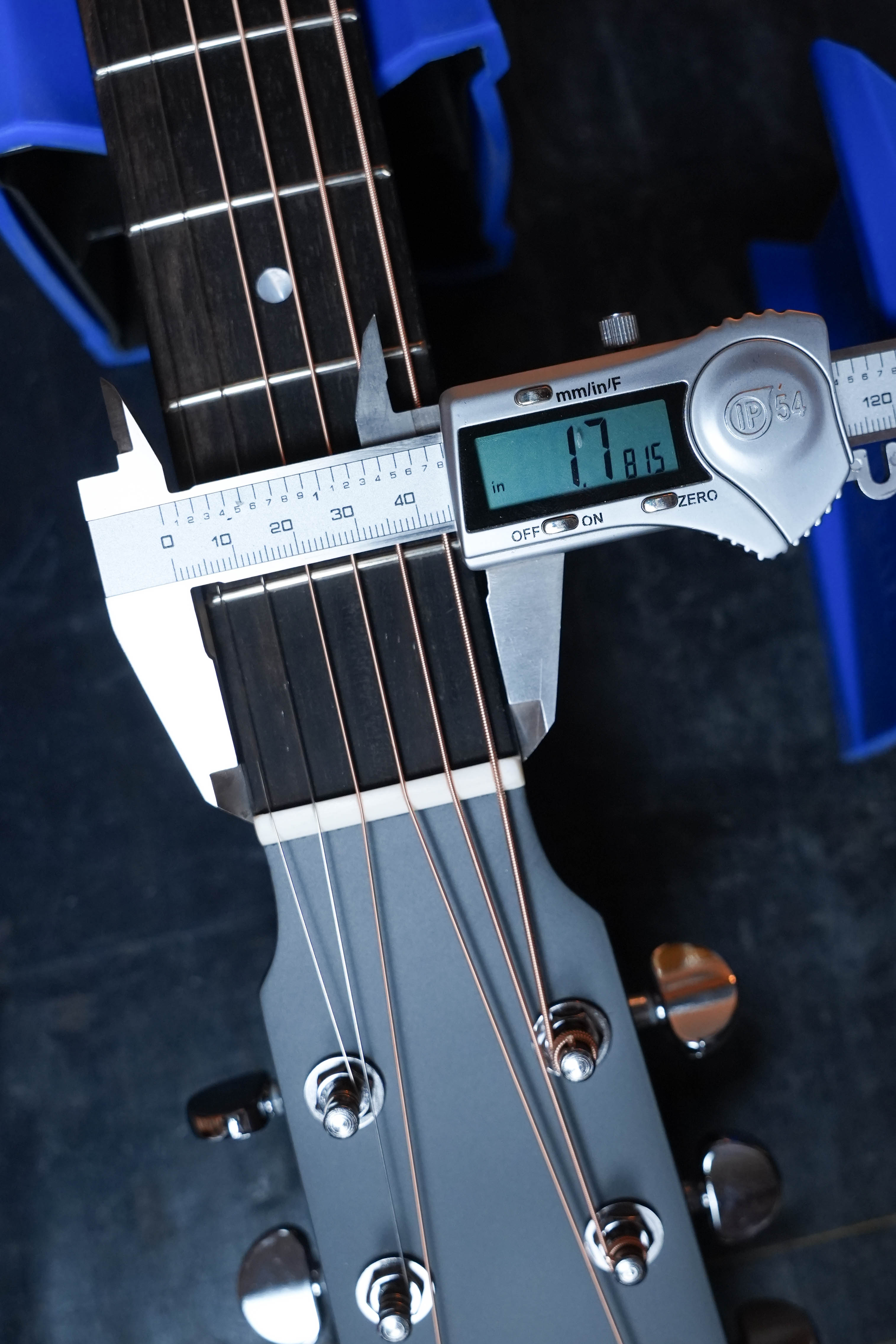 Eastman AC222CE-DLX-GB Sitka/Ovangkol Goldburst Cutaway Grand Auditorium Guitar w/Fishman Pickup #9821