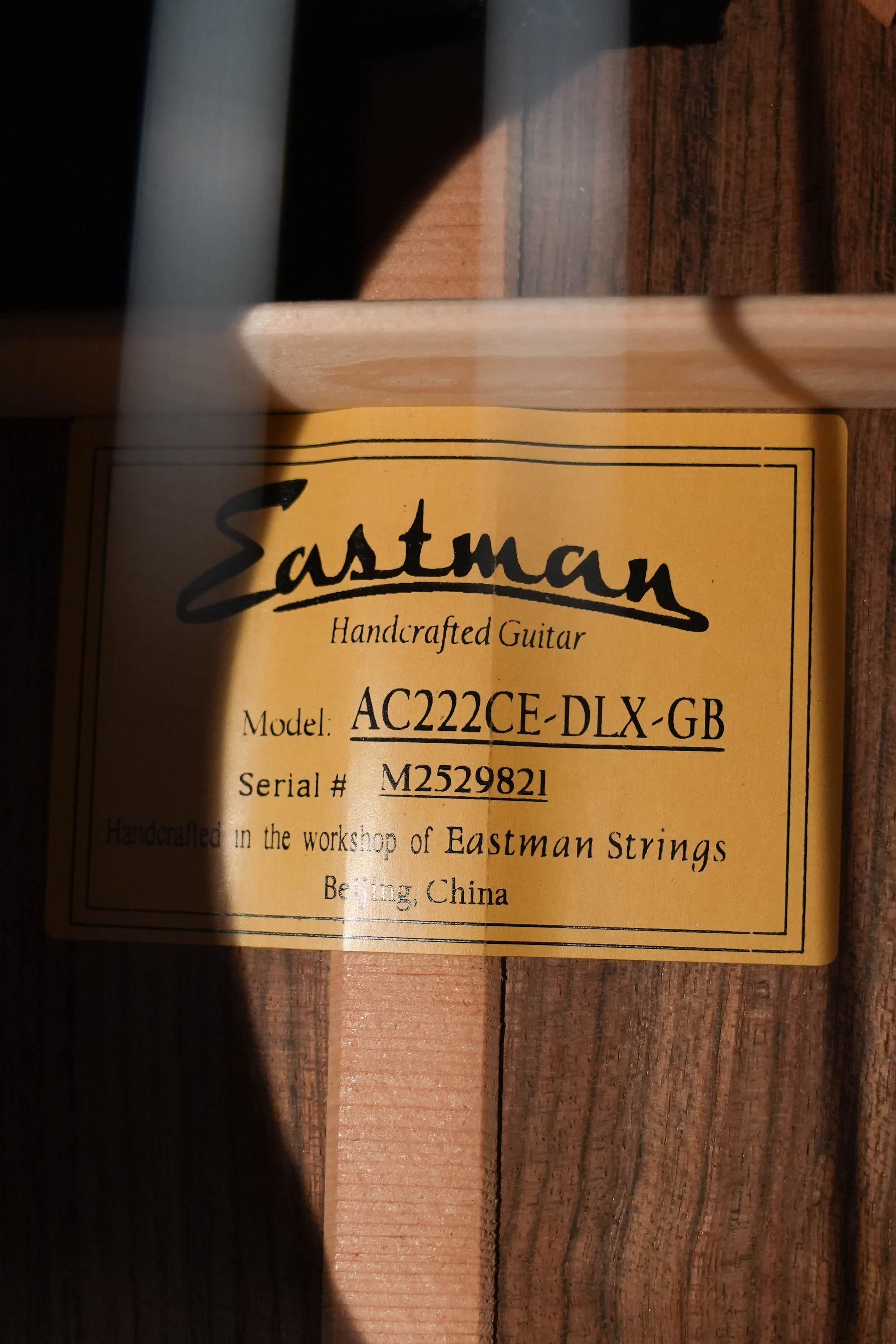 Eastman AC222CE-DLX-GB Sitka/Ovangkol Goldburst Cutaway Grand Auditorium Guitar w/Fishman Pickup #9821